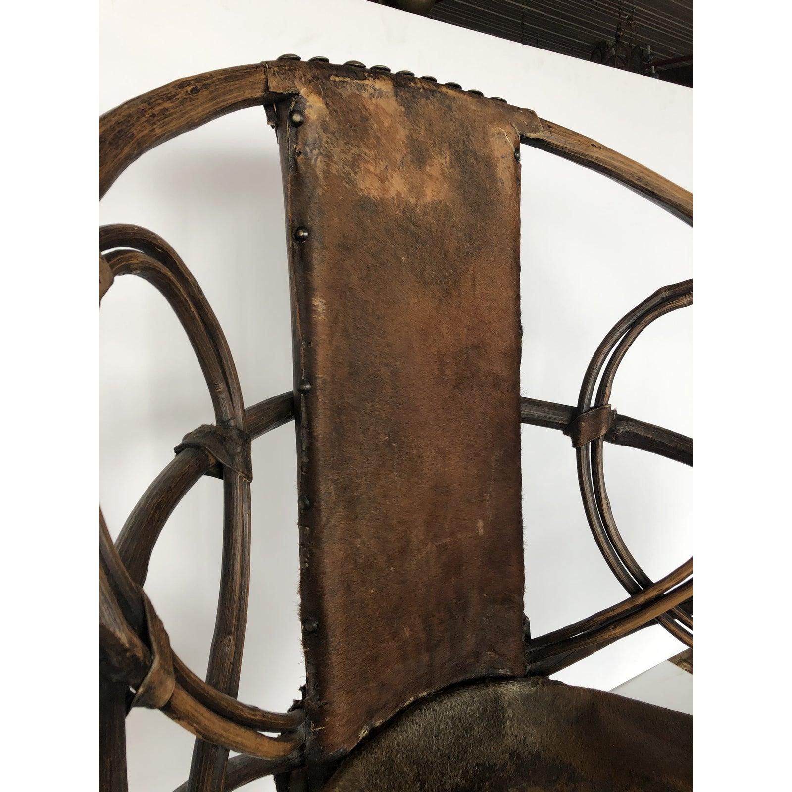 Antiker italienischer Stuhl mit Rindsleder-Akzent im Angebot 2
