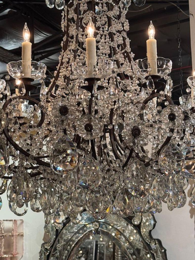 20ième siècle Lustre italien ancien en cristal avec fleurs en vente