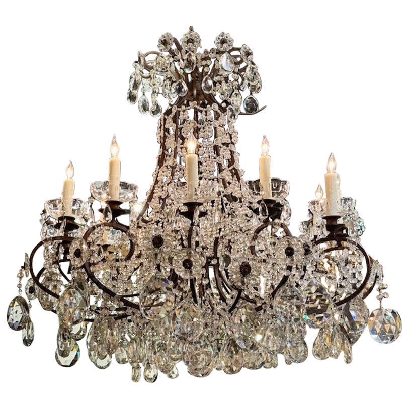 Lustre italien ancien en cristal avec fleurs en vente