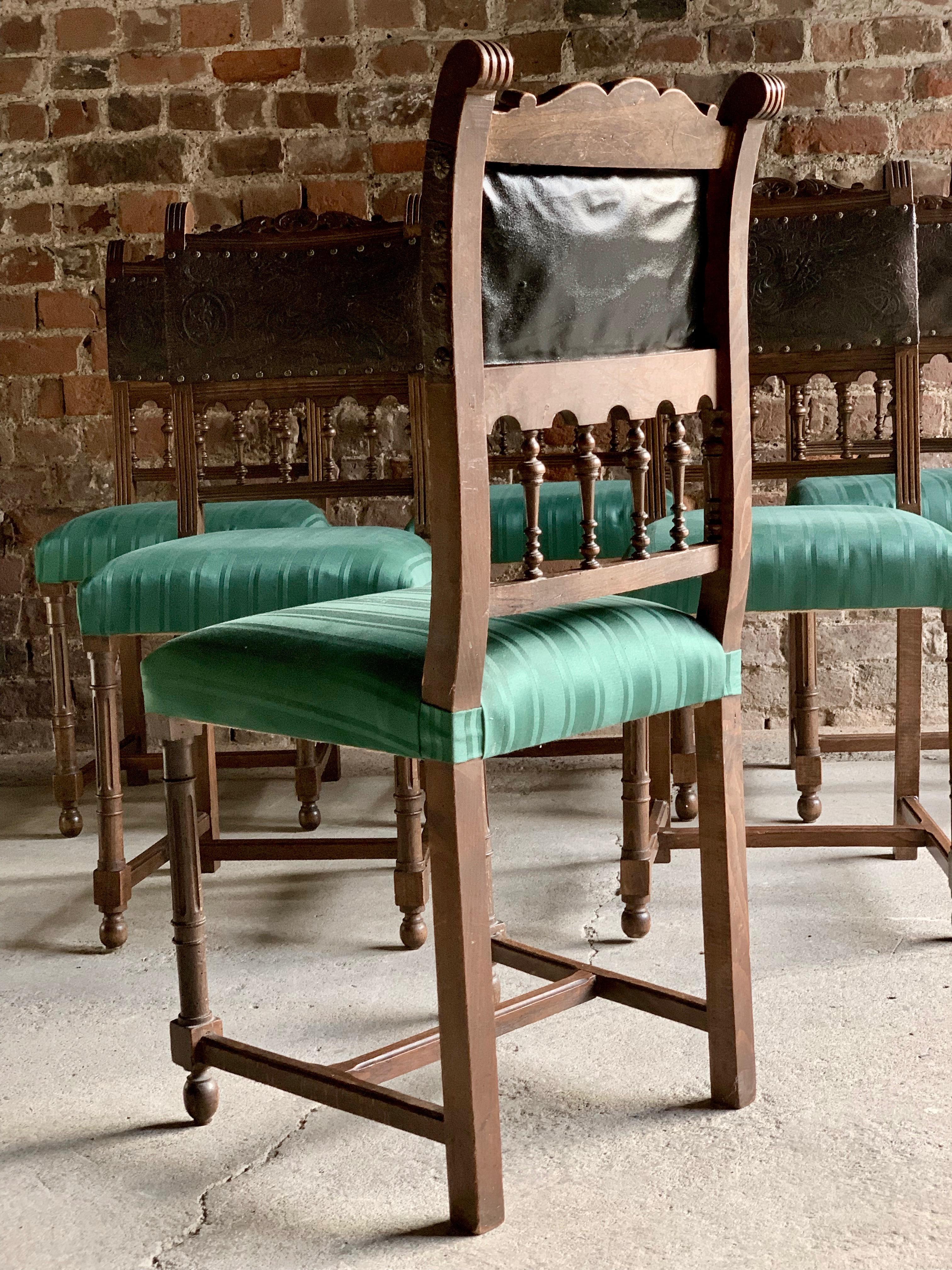 Antique Italian Dining Chairs Set of Six Oak Leather Italian, 19th Century im Zustand „Gut“ in Longdon, Tewkesbury