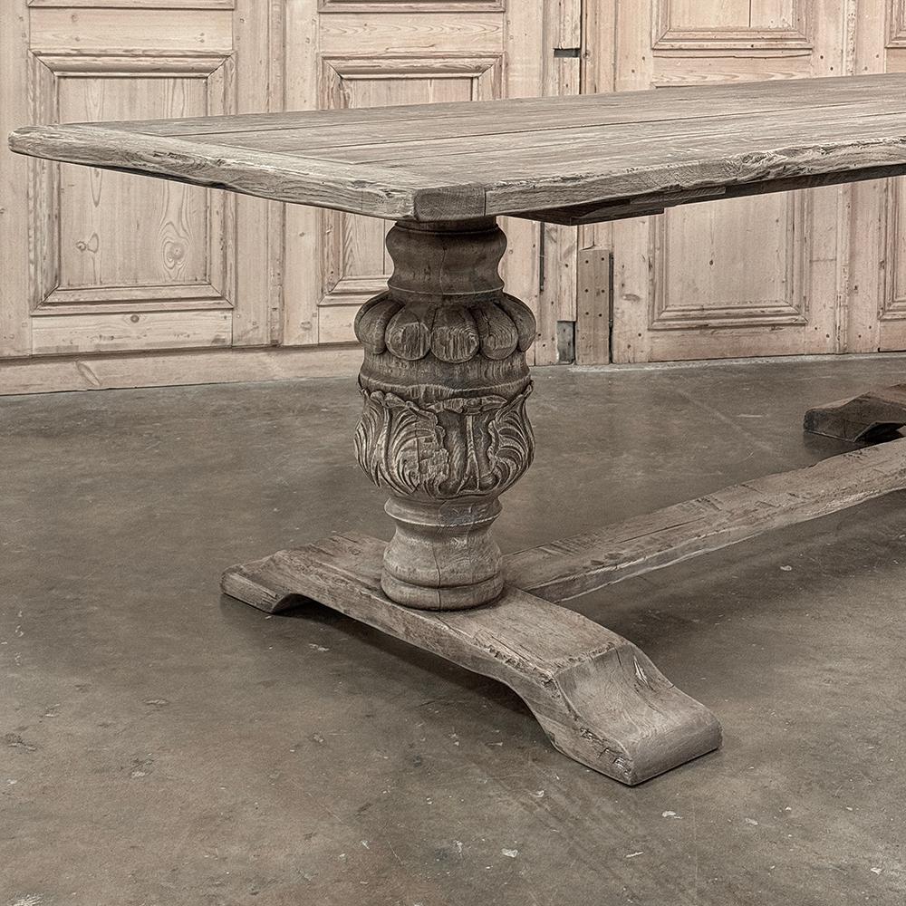 Table de salle à manger italienne ancienne en sycomore rayé en vente 5