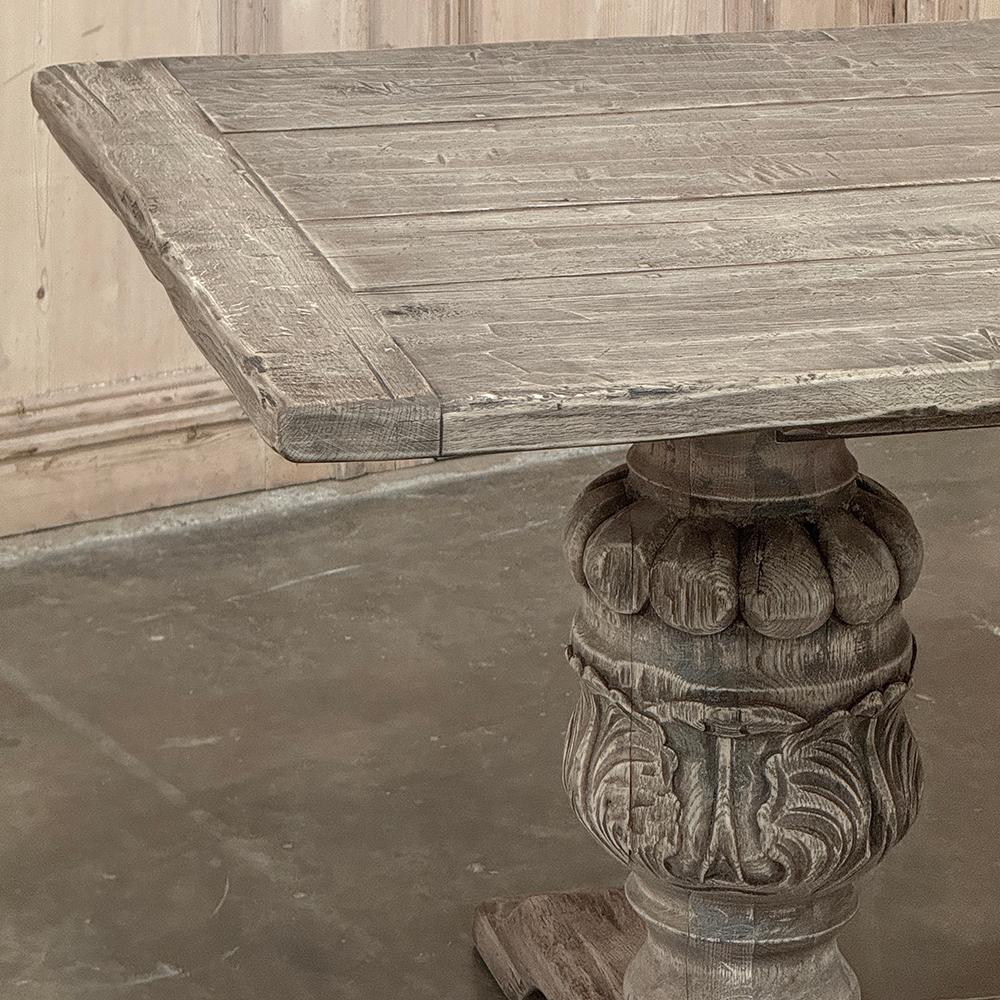 Table de salle à manger italienne ancienne en sycomore rayé en vente 9