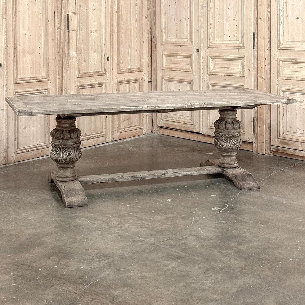 Table de salle à manger italienne ancienne en sycomore rayé en vente 11