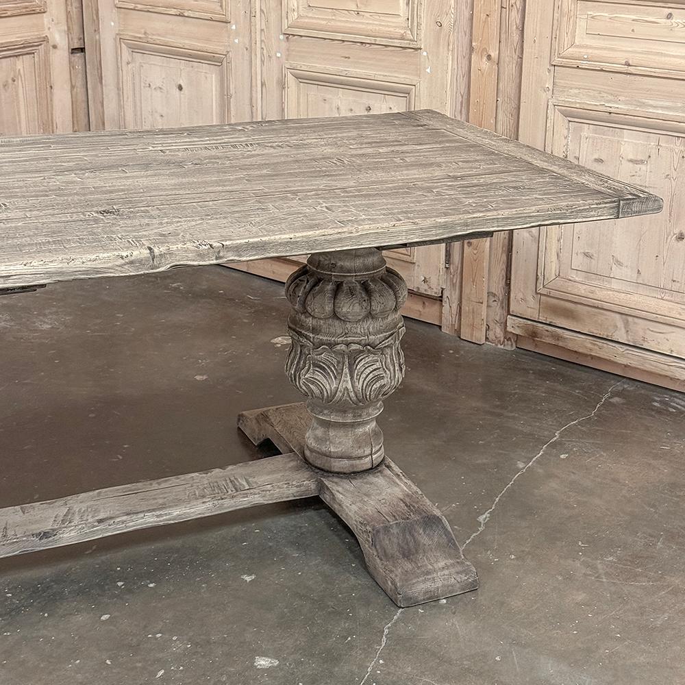 Table de salle à manger italienne ancienne en sycomore rayé en vente 13