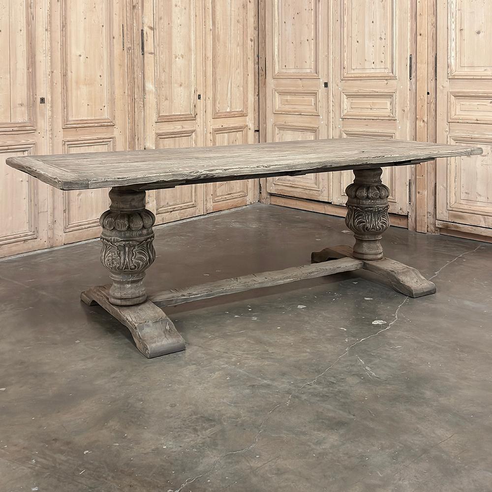 Rustique Table de salle à manger italienne ancienne en sycomore rayé en vente
