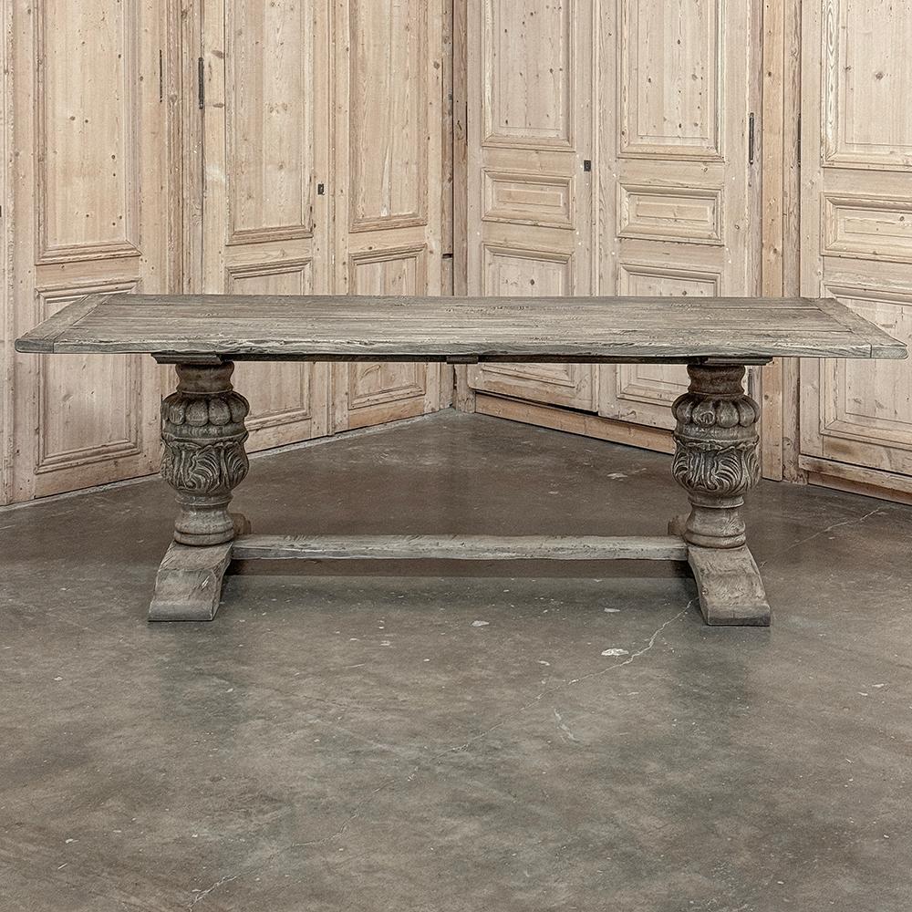Fait main Table de salle à manger italienne ancienne en sycomore rayé en vente