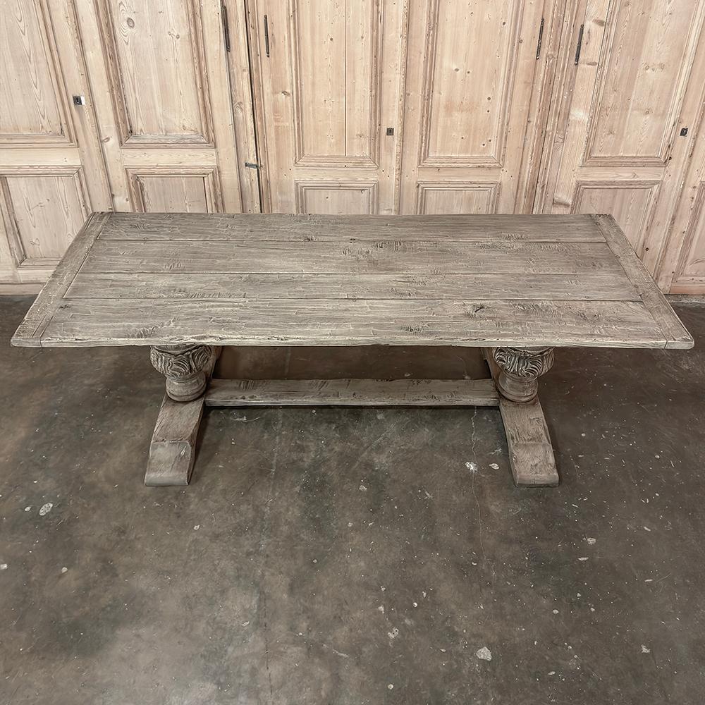 Chêne Table de salle à manger italienne ancienne en sycomore rayé en vente