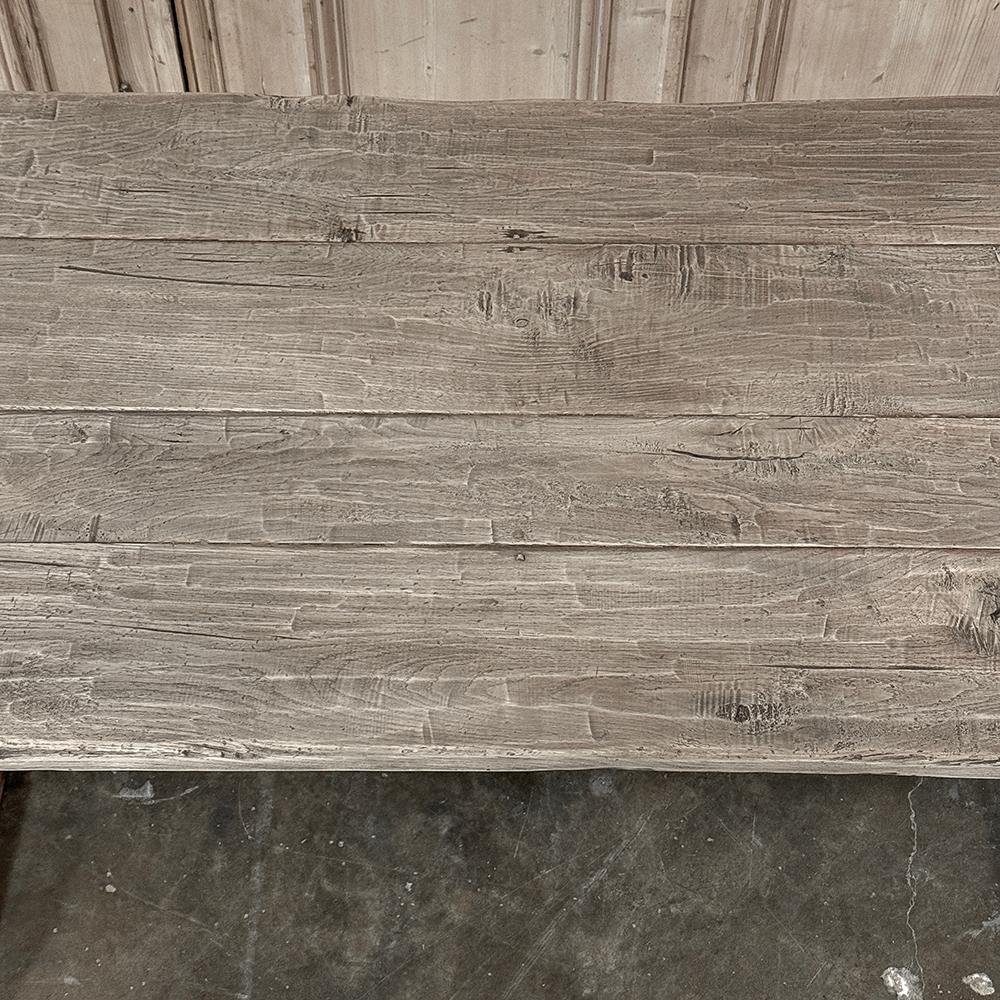 Table de salle à manger italienne ancienne en sycomore rayé en vente 2