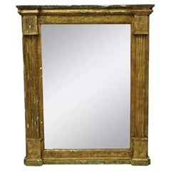 Antiguo espejo de pared italiano florentino de madera dorada envejecida y envejecida