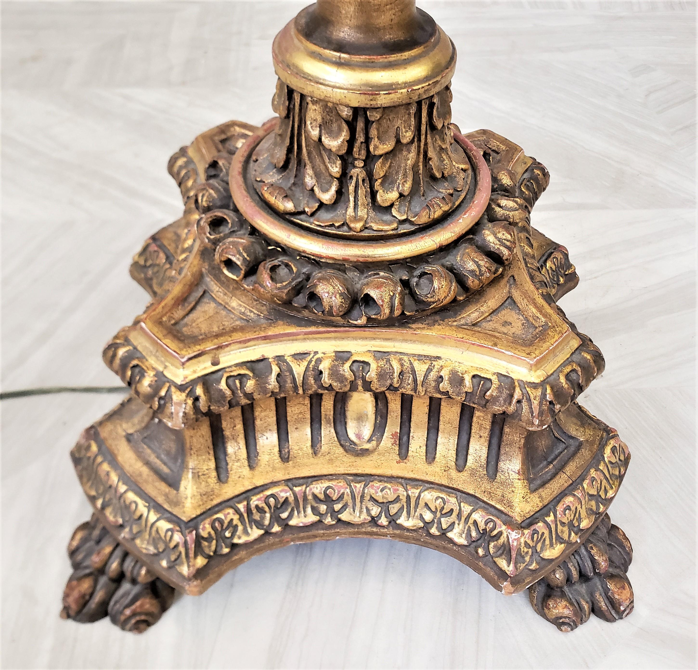 Lampadaire et abat-jour antiques italiens Florentine sculptés à la main et dorés en vente 8