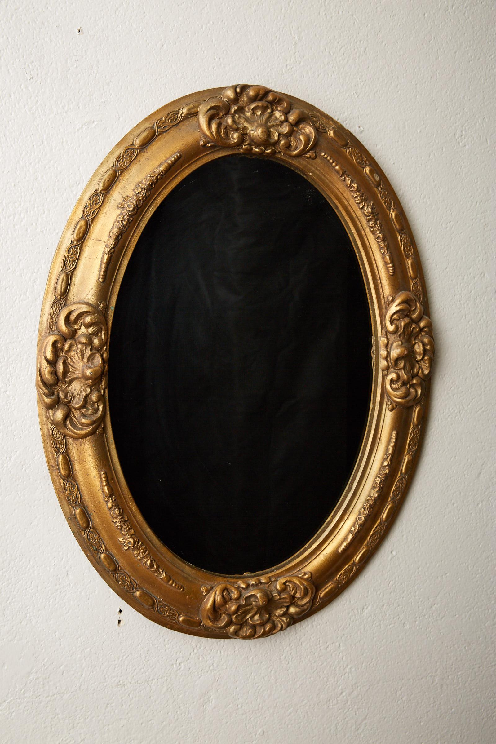 Antique Italian Florentine Oval Gilded Mirror In Good Condition In Atlanta, GA