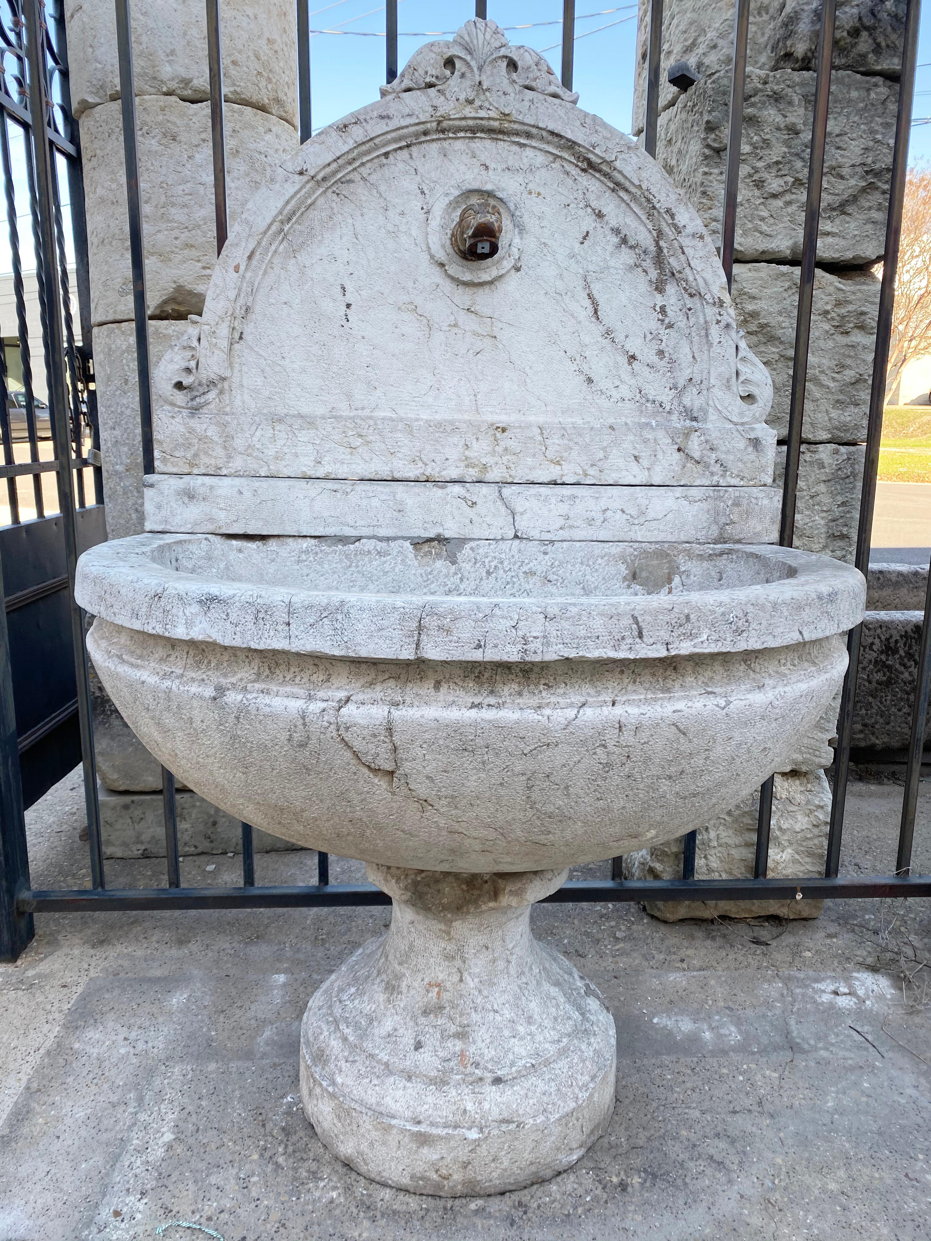 Antique Italian Fountain, circa 1800 In Good Condition In Dallas, TX