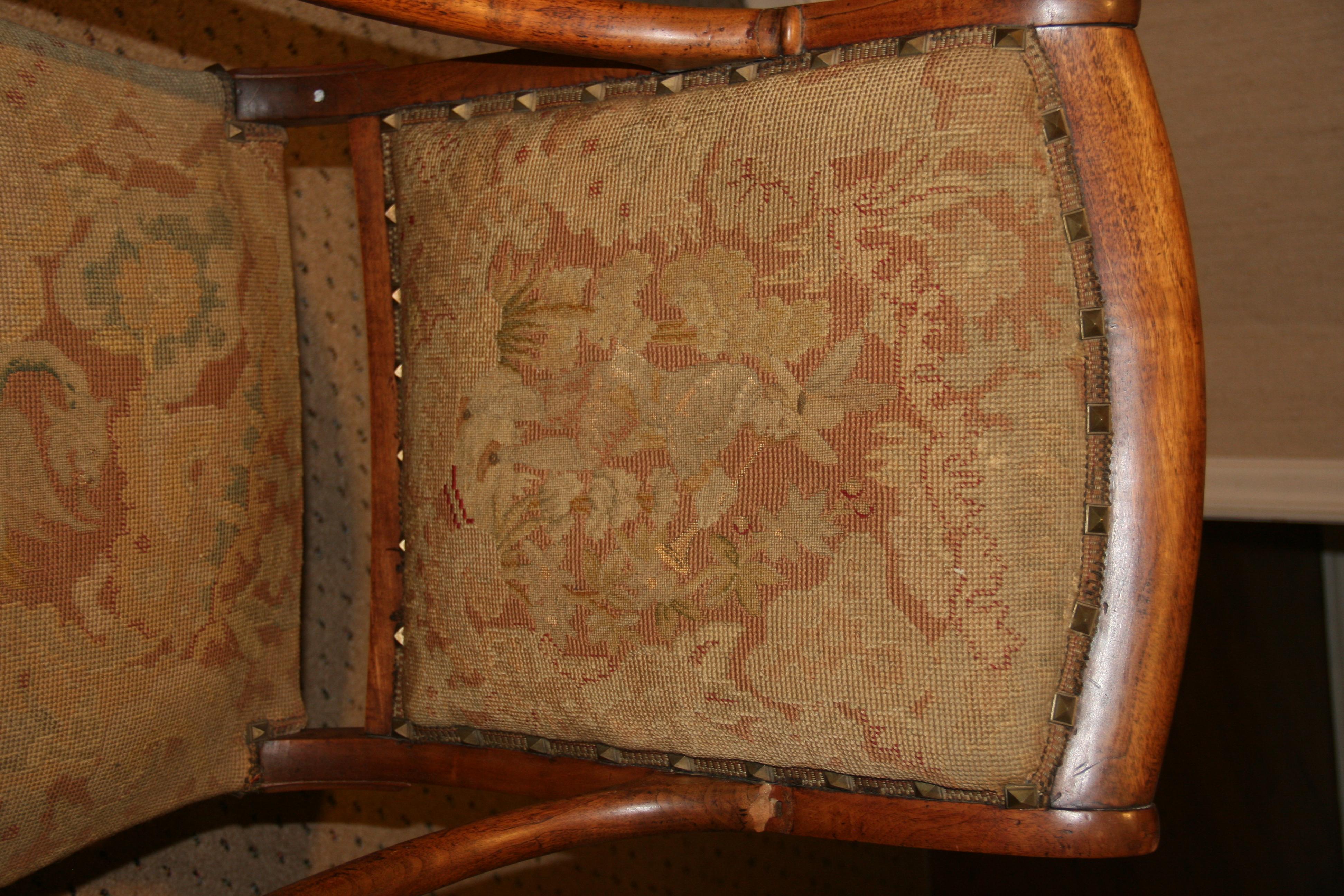 Sedie antiche italiane in legno di frutto con rivestimento in arazzo 1875 in vendita 7