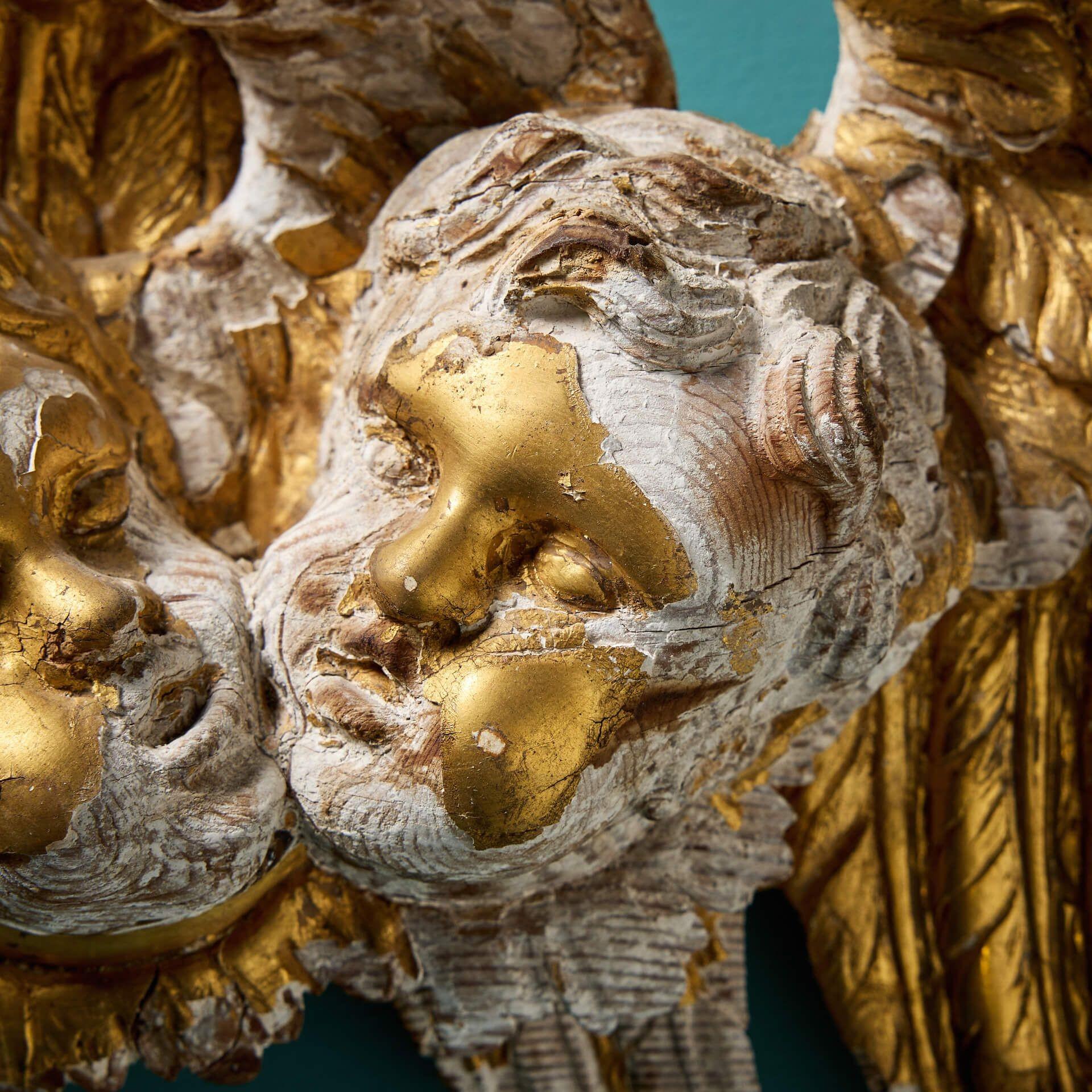 Hand-Carved Antique Italian Gilded Putti Pair Wall Hanging For Sale