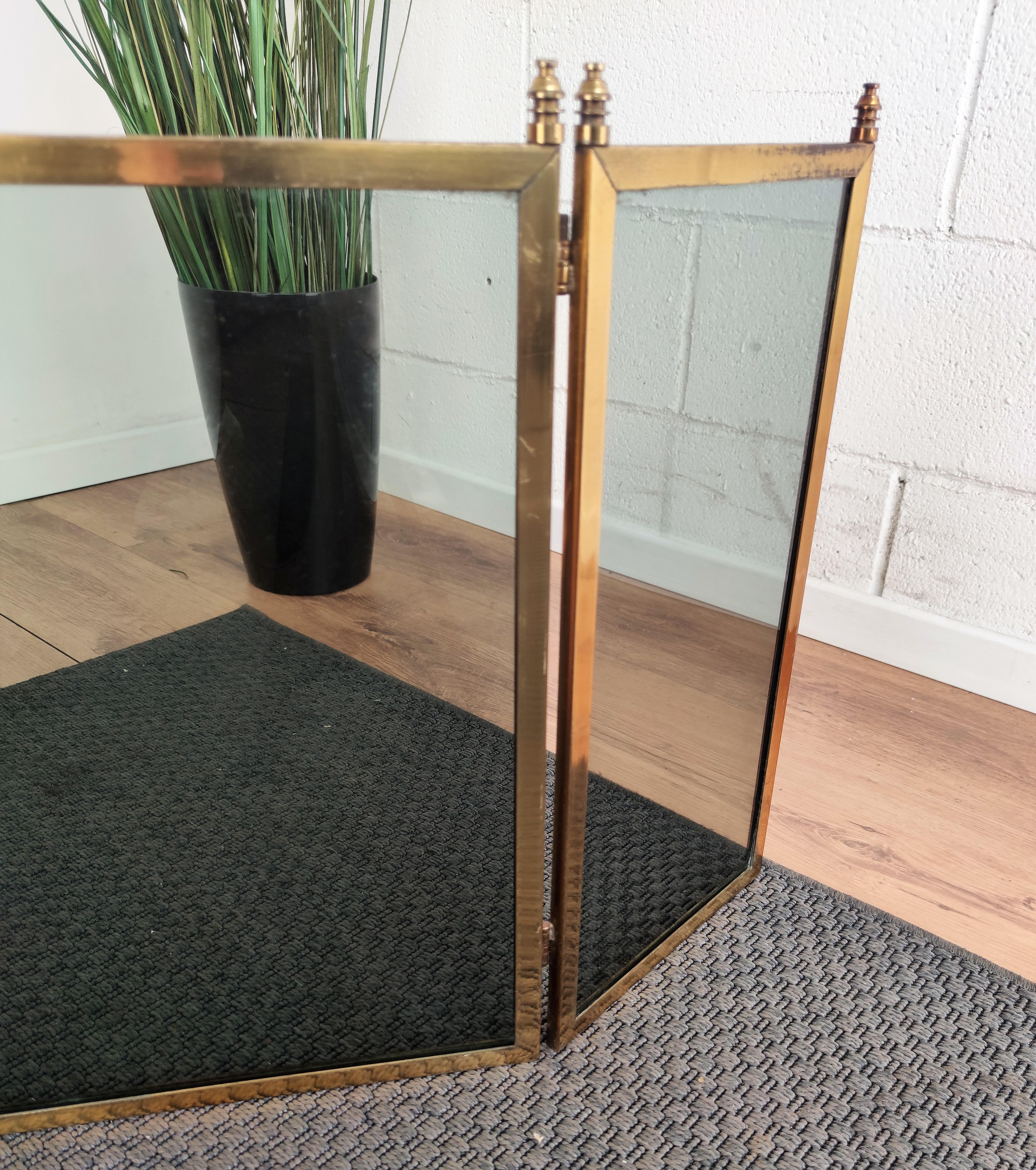 Antique Italian Gilt Brass and Glass Fireplace Screen or Fire Screen In Good Condition In Carimate, Como