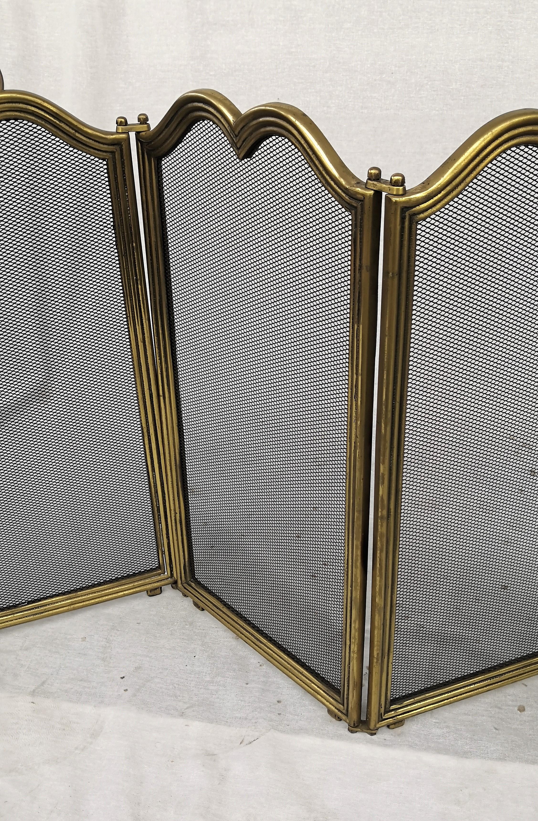 Italian gilt brass foldable fireplace screen or fire screen.