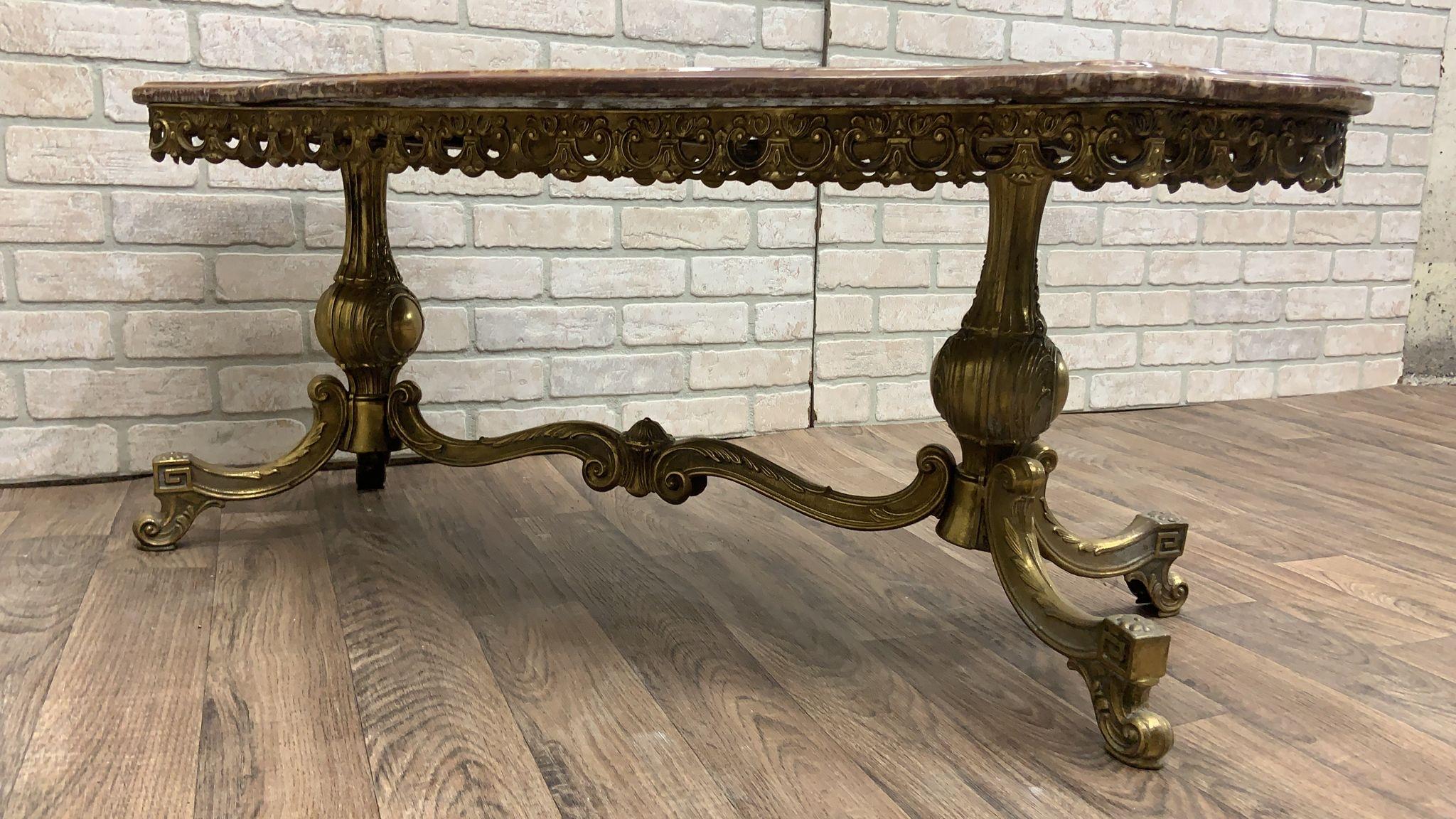 Rococo Revival Antique Italian Gilt-Bronze Base Onyx Top Coffee/Cocktail Table For Sale