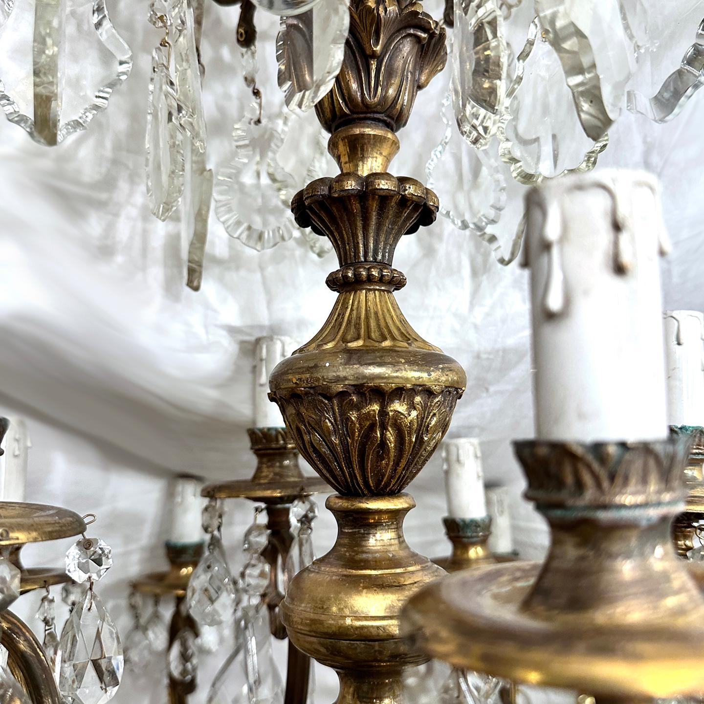 Antique Italian Gilt Crystals Chandelier In Good Condition For Sale In New York, NY