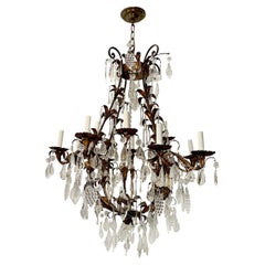 Antiker italienischer vergoldeter Metallkronleuchter mit Kristallen