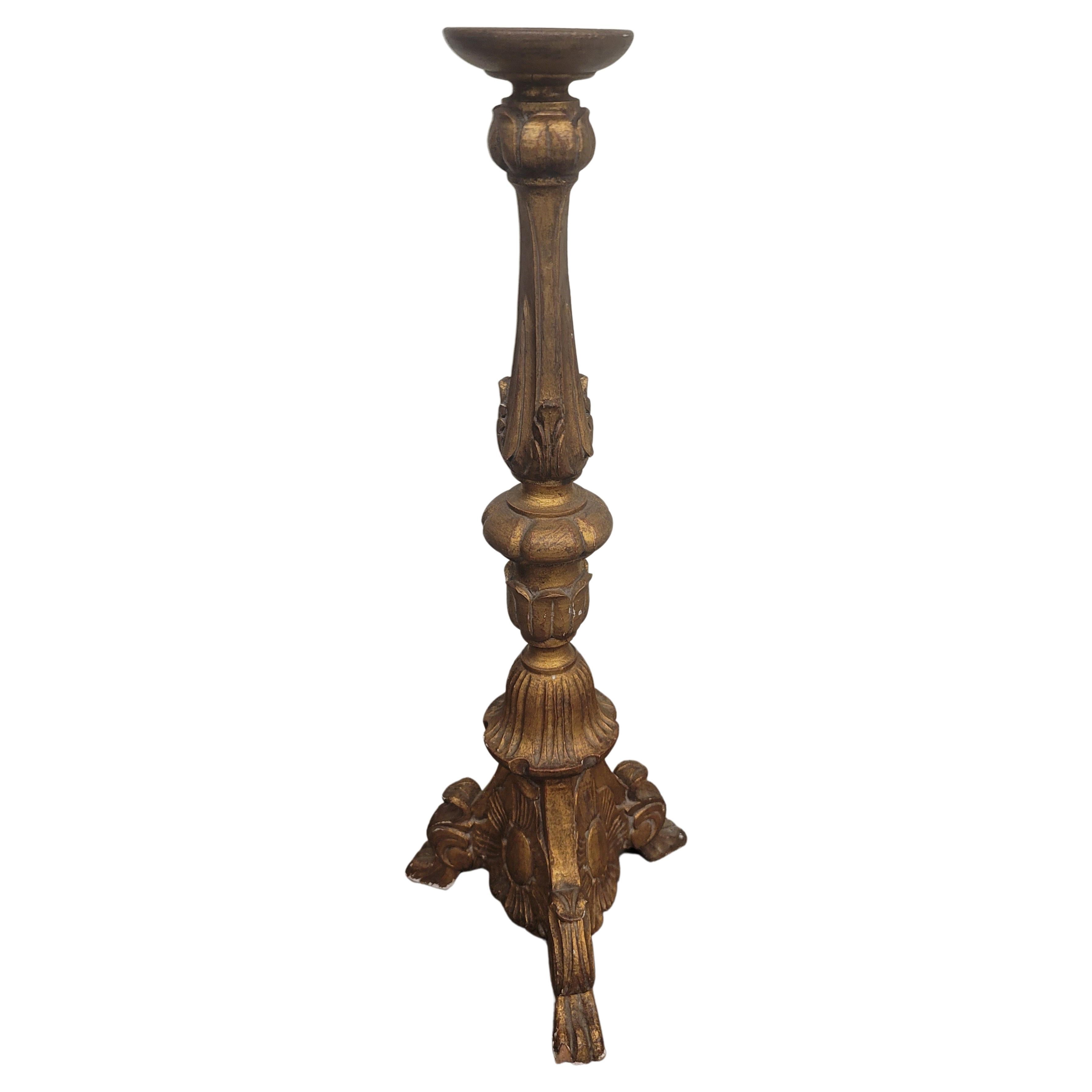 Ancien bougeoir ou chandelier italien en bois doré pour au-dessus d'un autel ou de sol