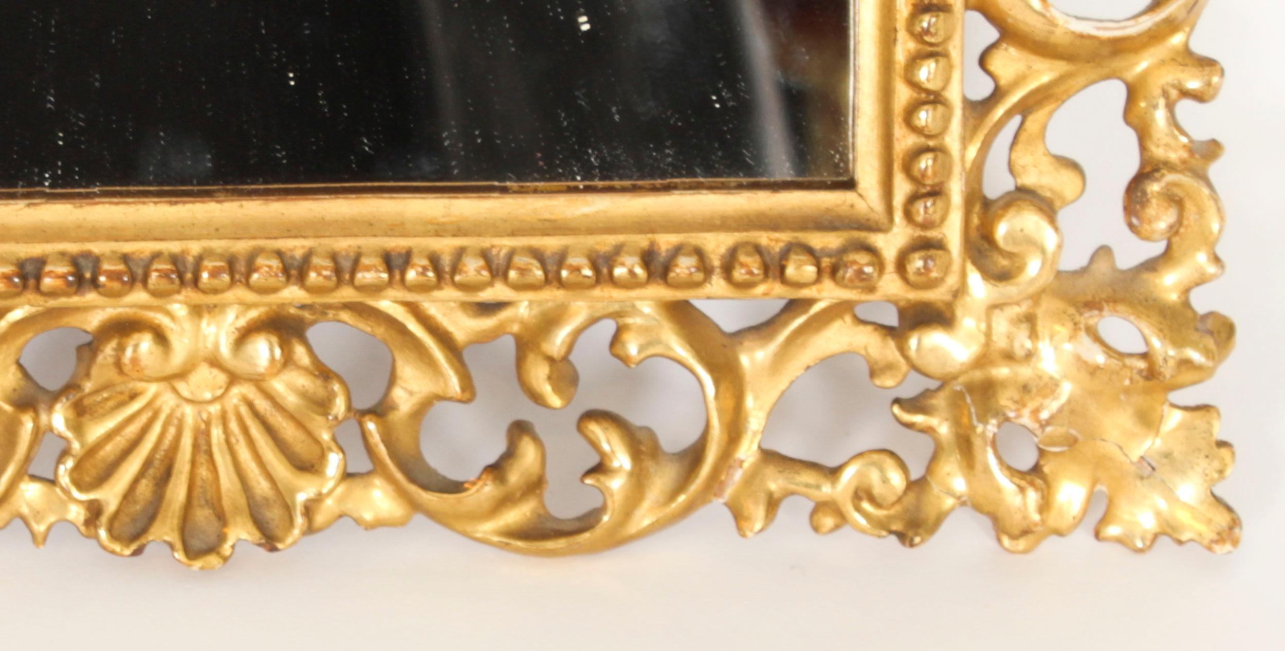 Antique Mirror Florentine in legno dorato del XIX secolo 40 x 30 cm In condizioni buone in vendita a London, GB