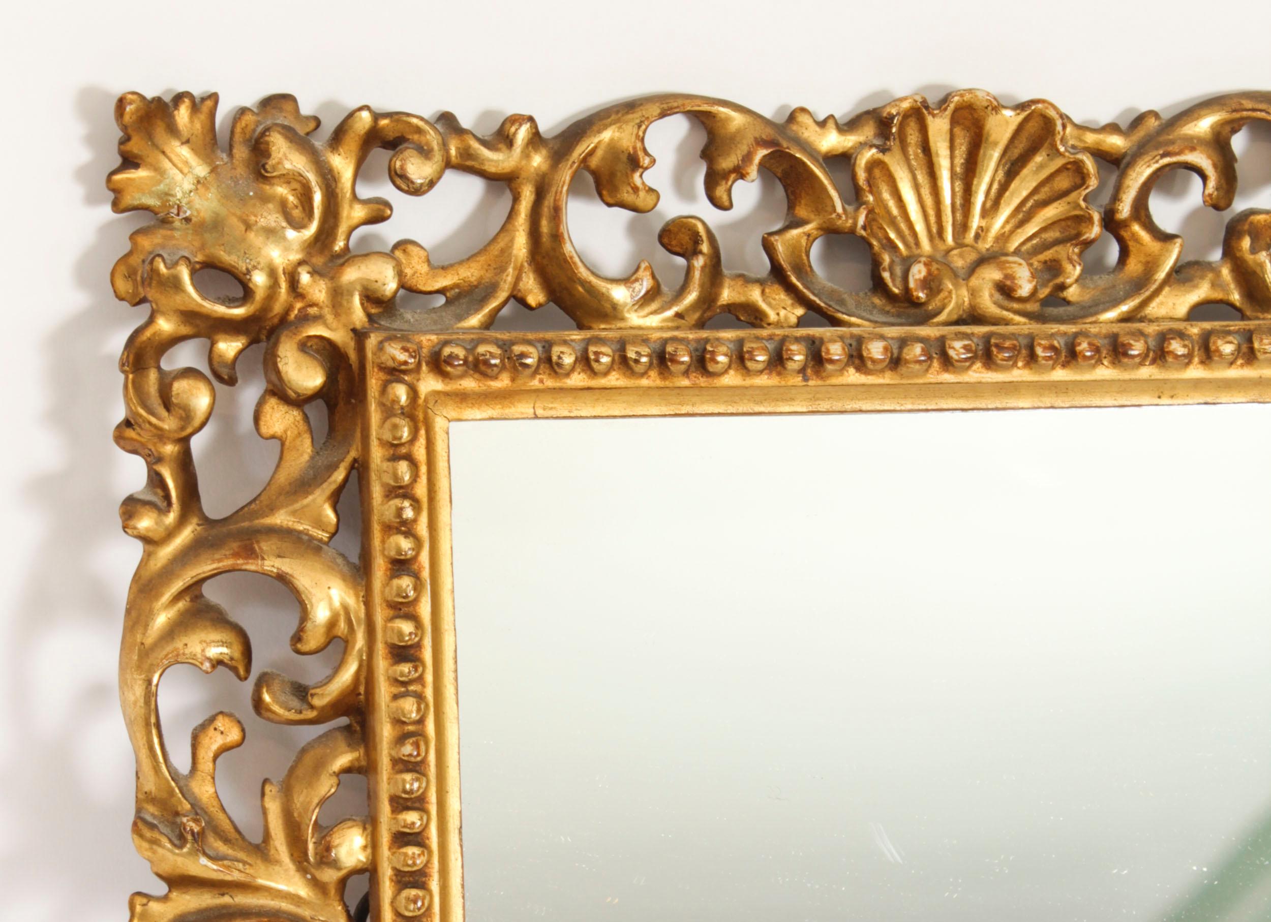 Antique Mirror Florentine in legno dorato del XIX secolo 40 x 30 cm in vendita 1
