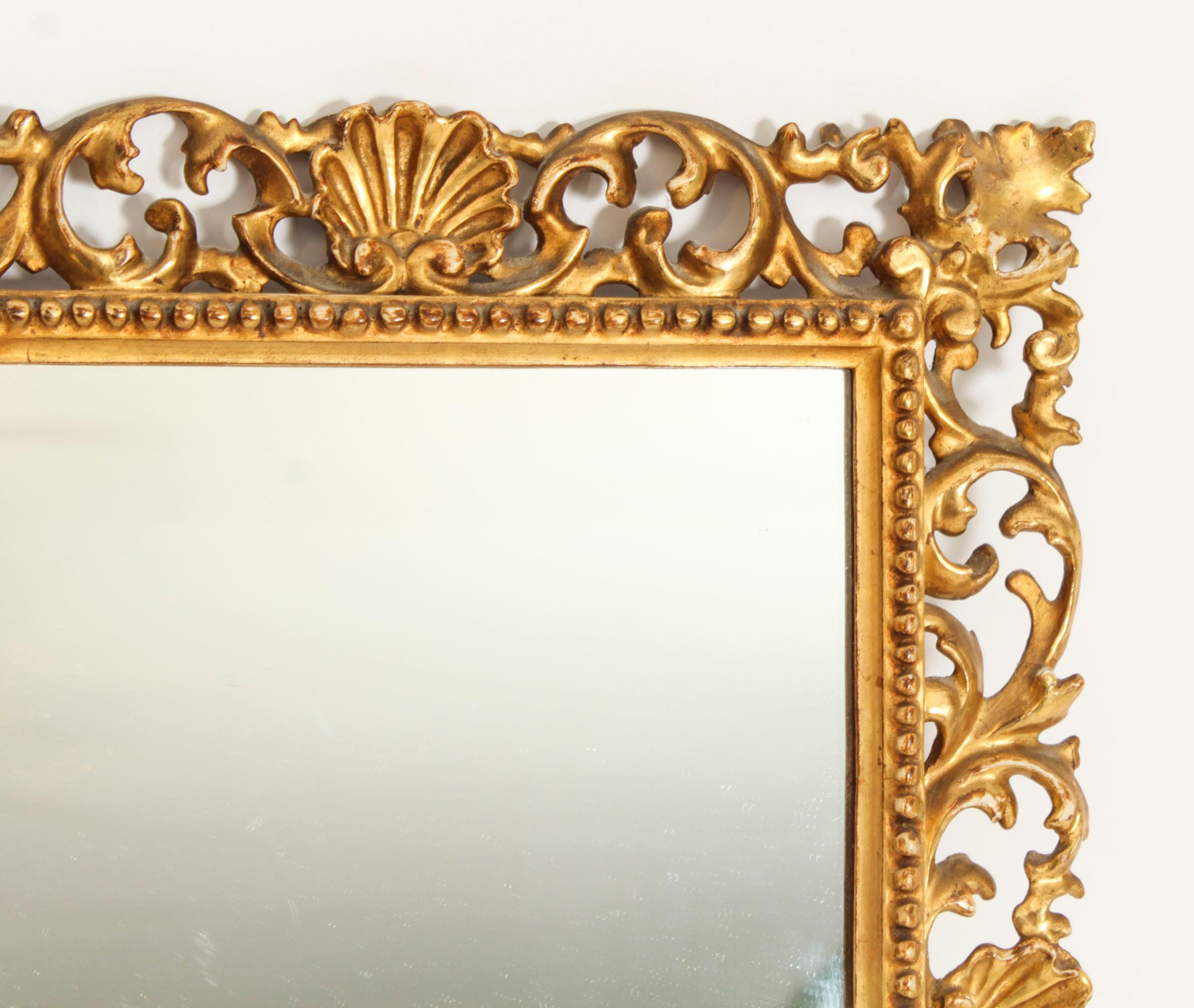 Antique Mirror Florentine in legno dorato del XIX secolo 40 x 30 cm in vendita 2