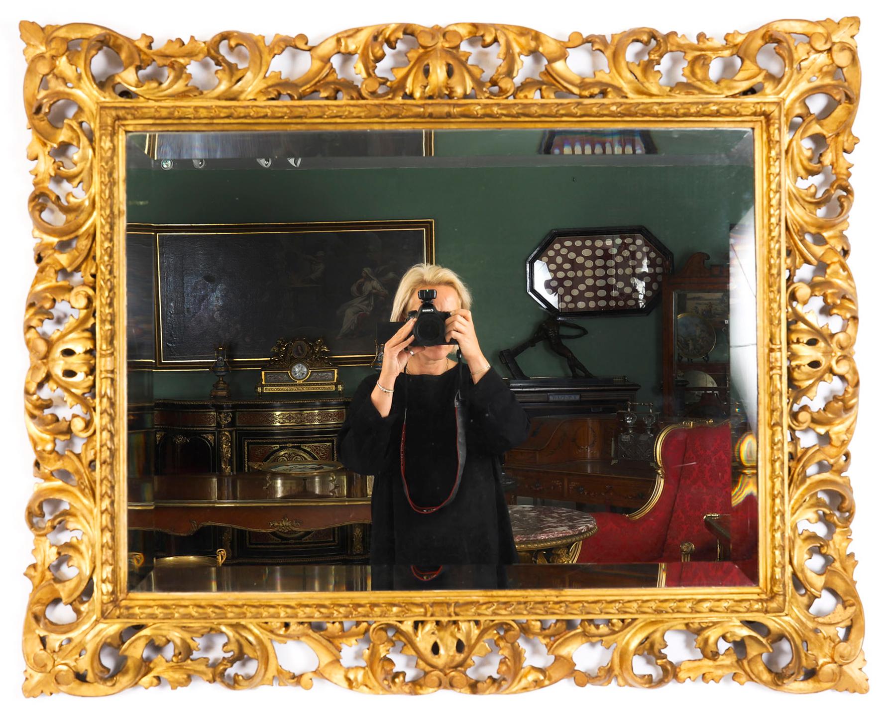 XIXe siècle Antique Florentine Mirror en bois doré italien pour manteau de cheminée 19ème siècle en vente