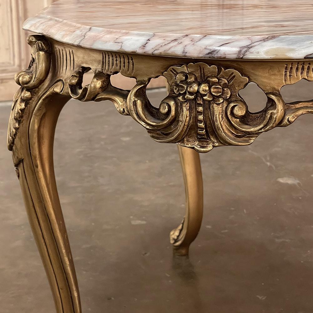 Table basse italienne ancienne en bois doré avec plateau en marbre ~ Table d'extrémité en vente 9