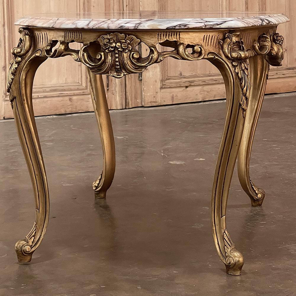 Table basse italienne ancienne en bois doré avec plateau en marbre ~ Table d'extrémité en vente 10