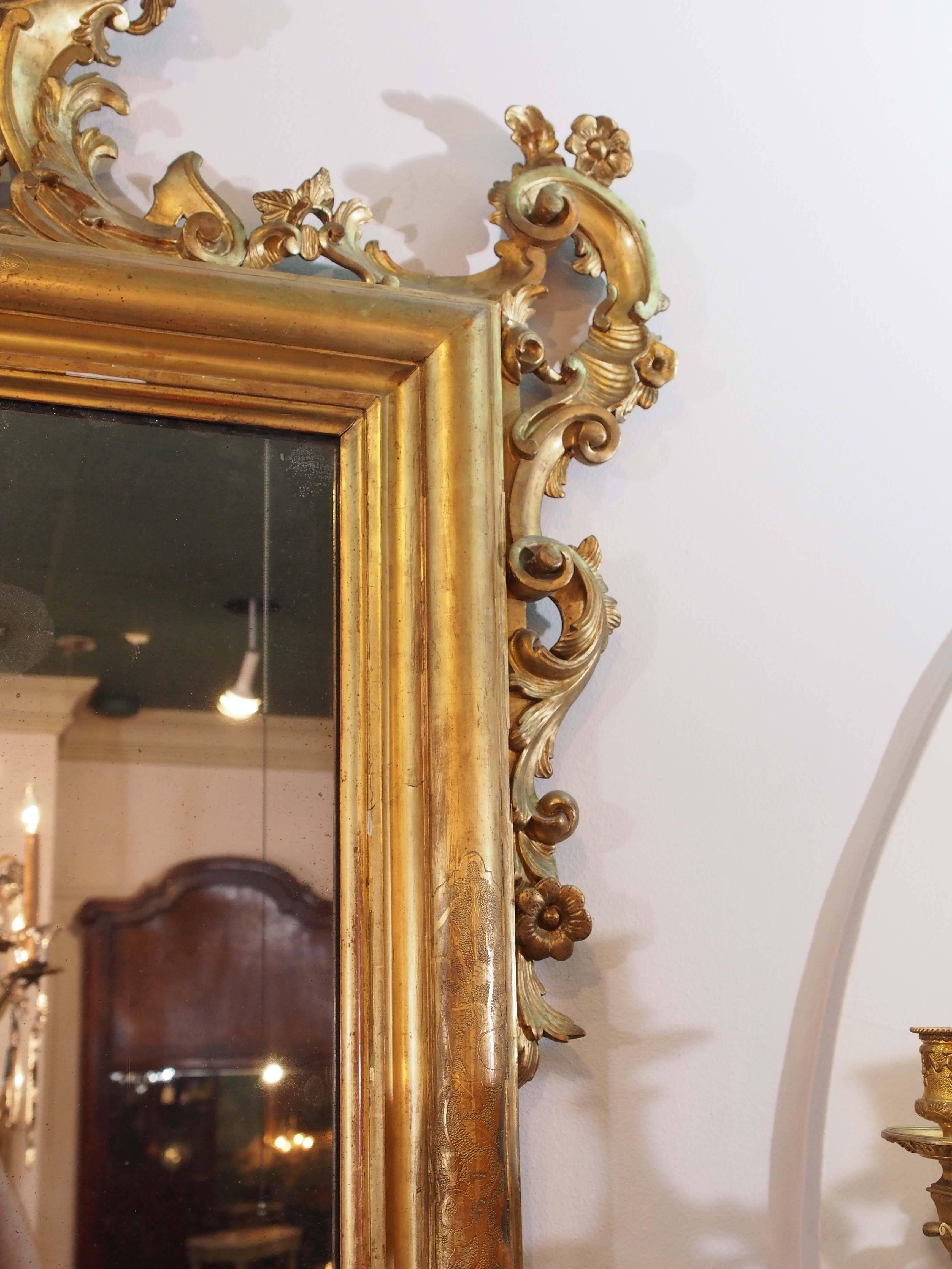 Antique Italian Giltwood Mirror In Good Condition In New Orleans, LA