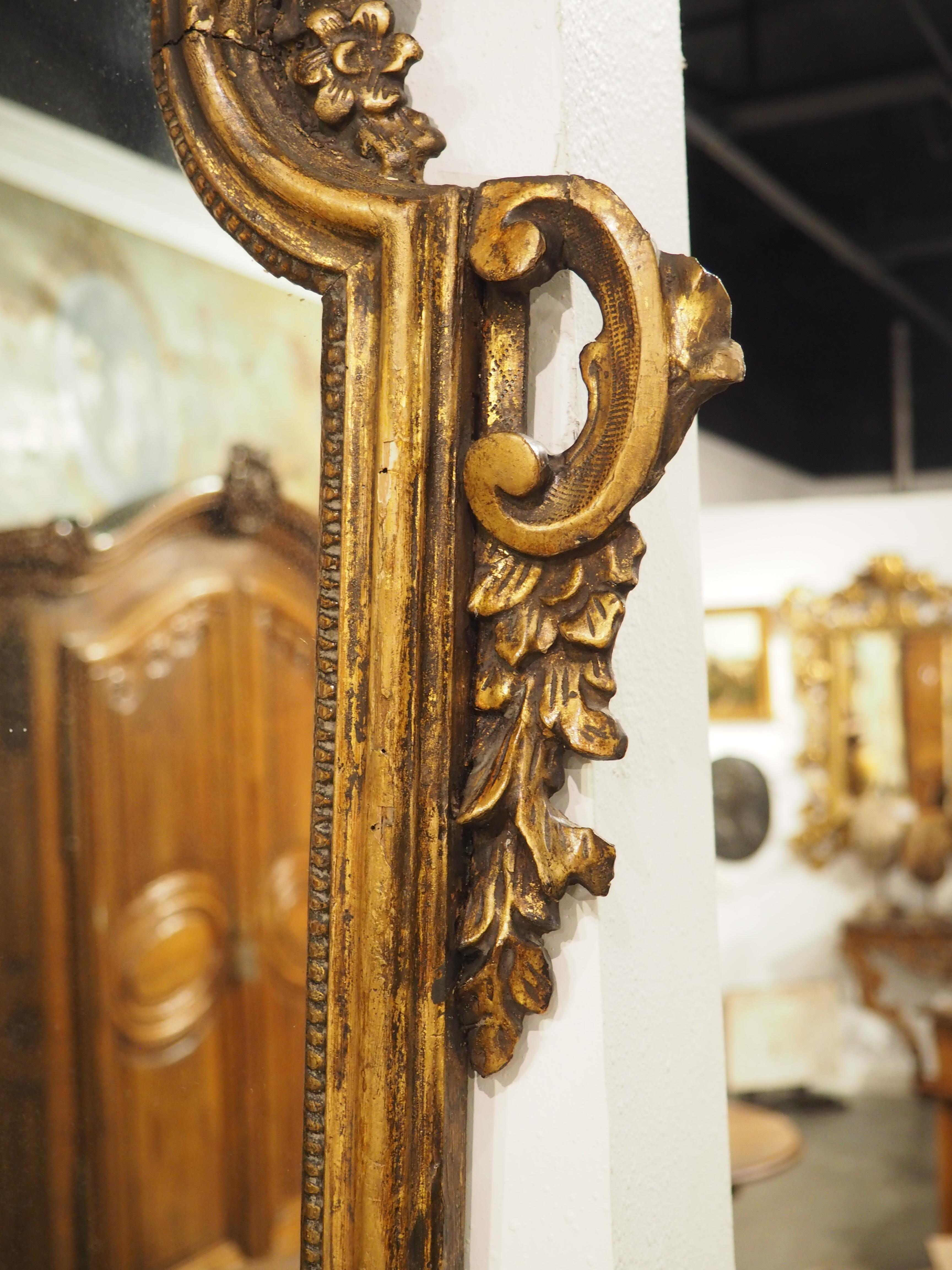 Rococo Antique Mirror italien en bois doré, Venise, 19ème siècle en vente