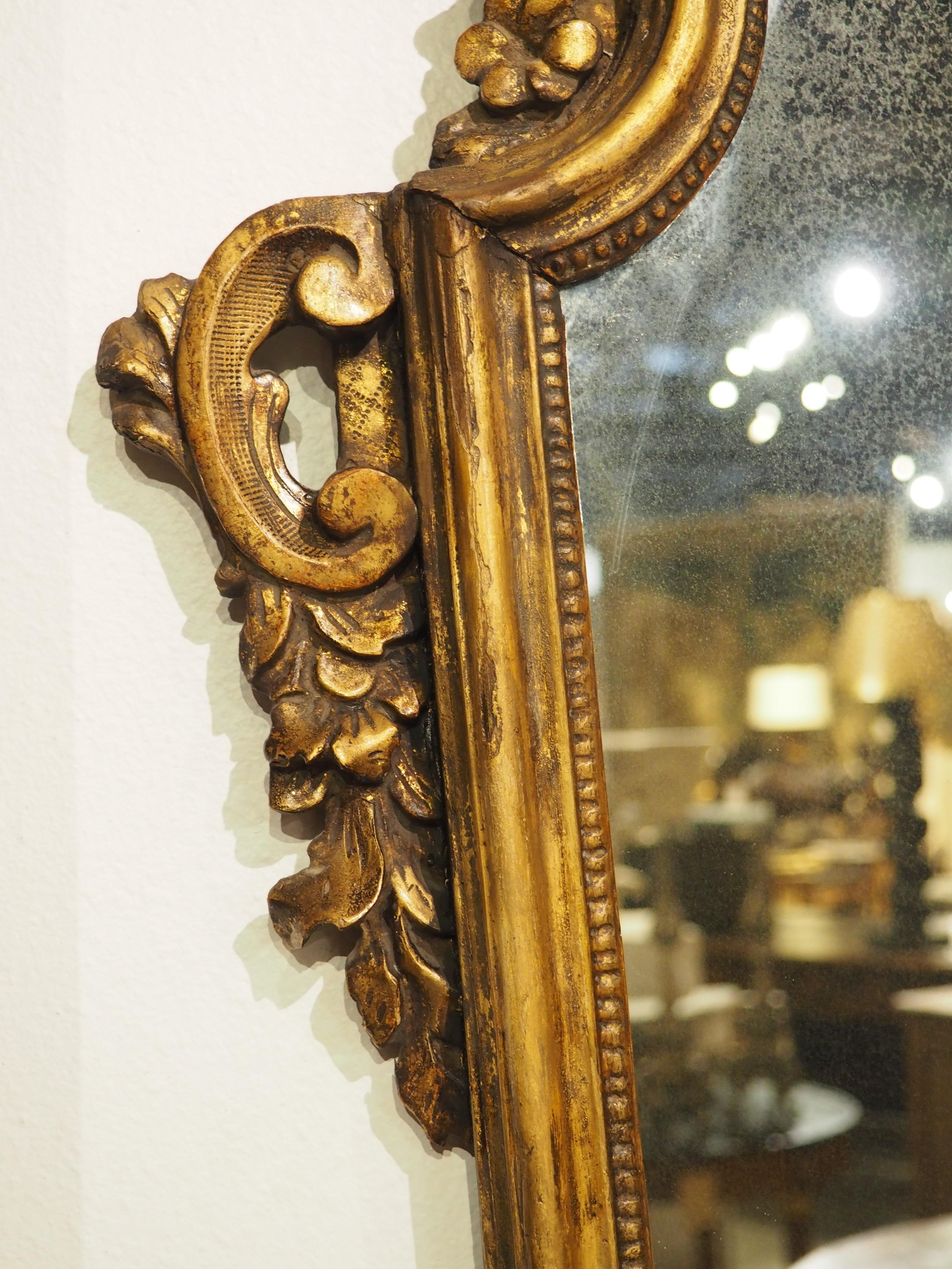 Sculpté à la main Antique Mirror italien en bois doré, Venise, 19ème siècle en vente