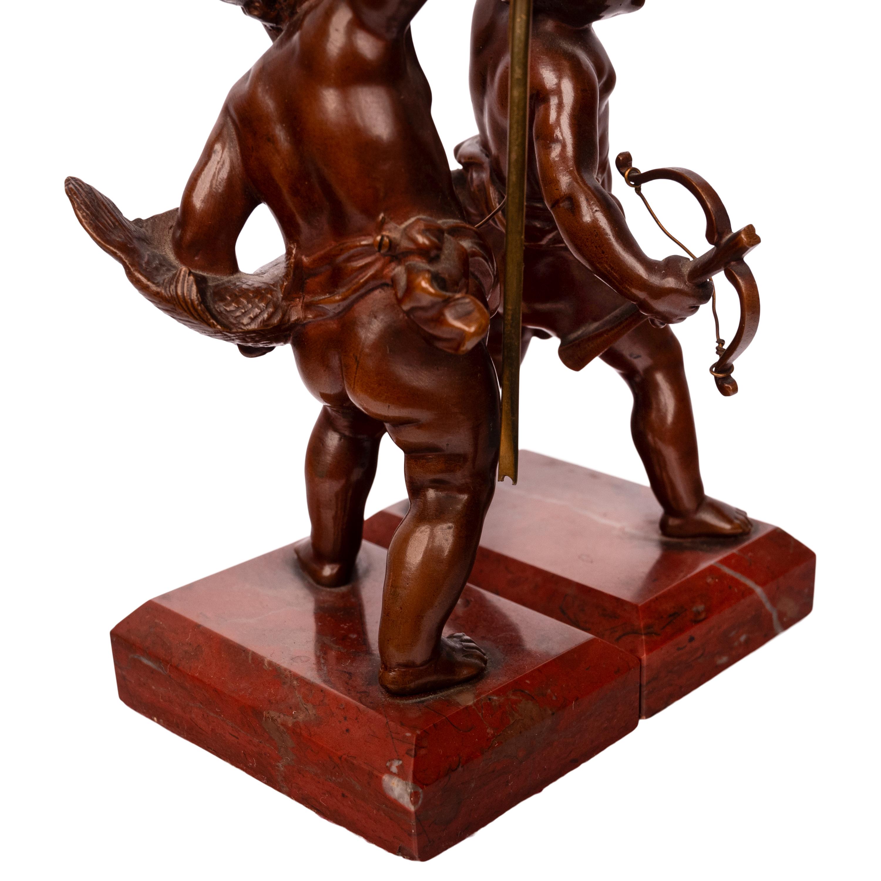 Anciennes sculptures de putti de chasse du Grand Tour italien en bronze et marbre 1850 en vente 8