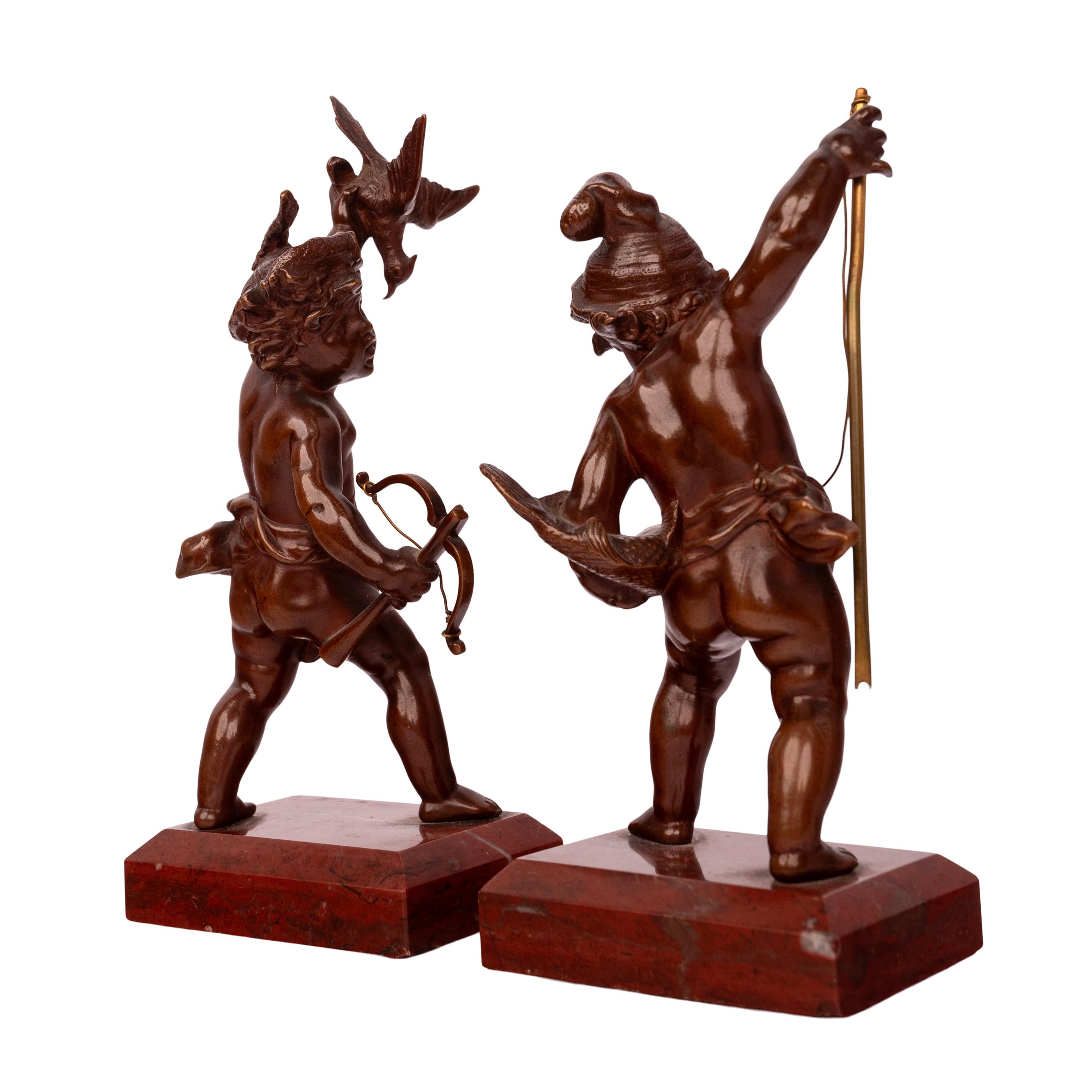 Bronze Anciennes sculptures de putti de chasse du Grand Tour italien en bronze et marbre 1850 en vente