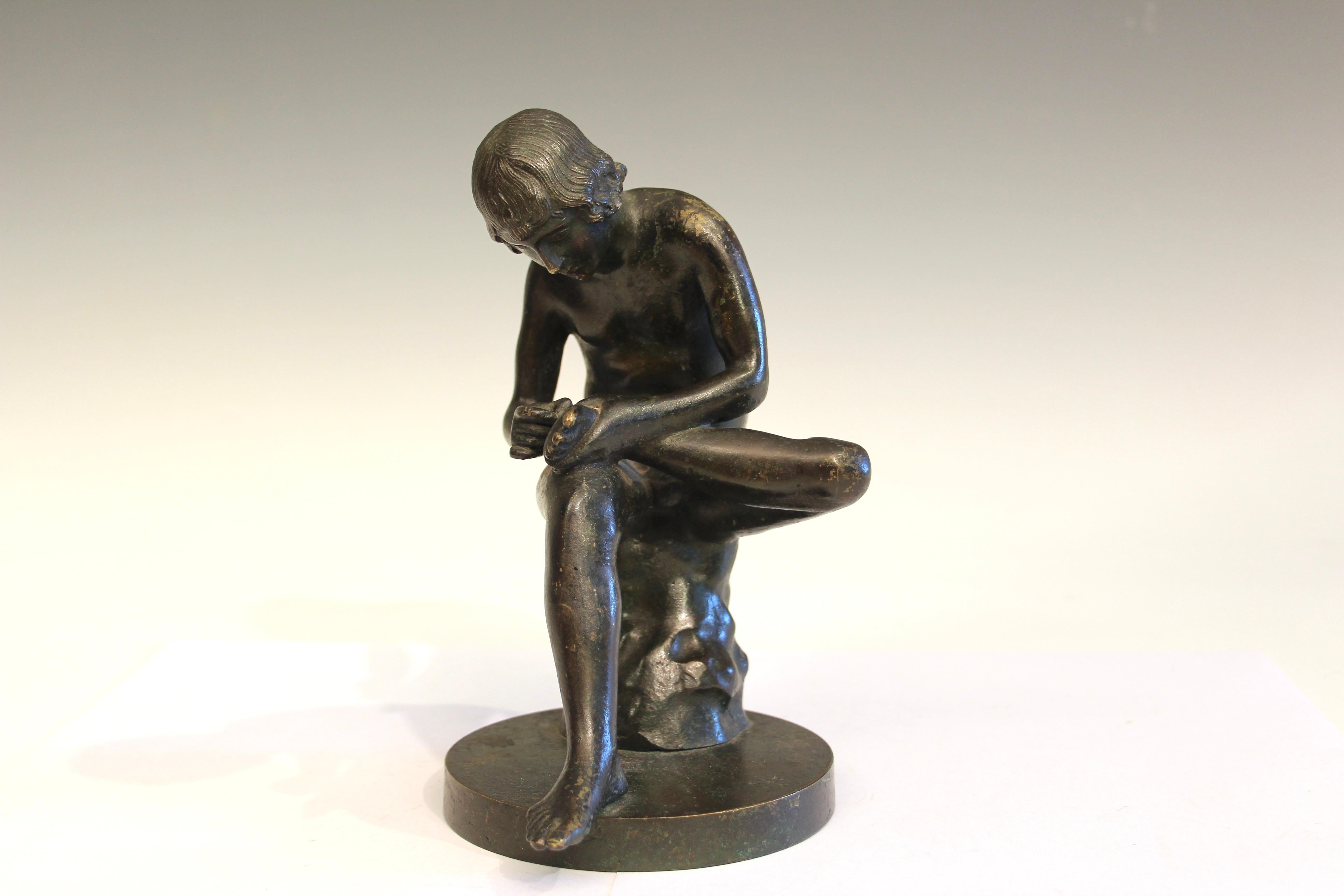 Hellenistic Antique Italian Grand Tour Bronze Spinario Boy with Thorn Figure Greek Statue For Sale