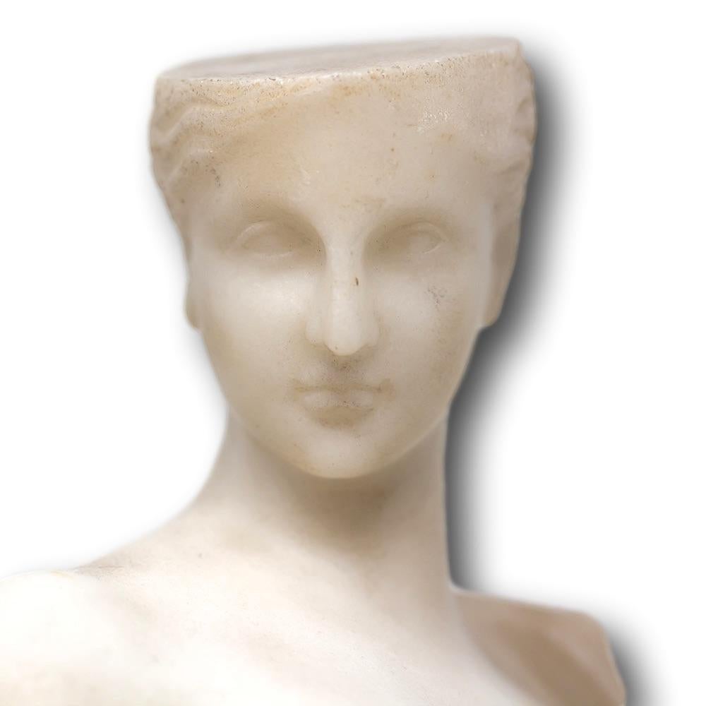 Antike italienische Grand Tour Büste der Psyche der Capua aus Carrara-Marmor, Grand Tour (19. Jahrhundert) im Angebot