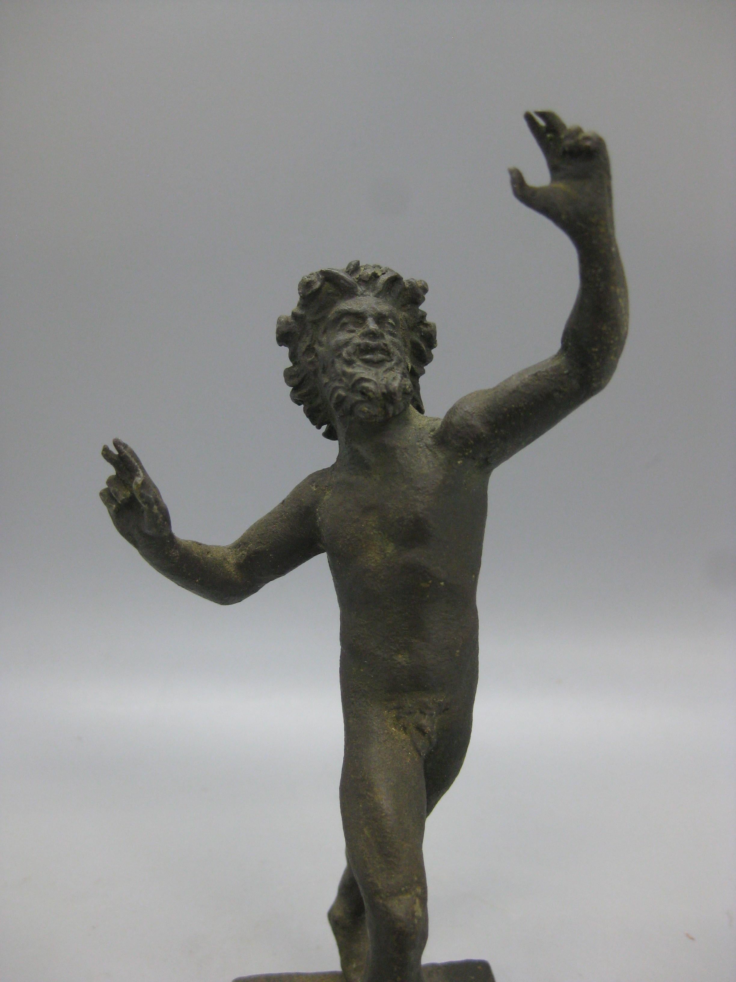 Te ofrecemos una estatua/escultura de bronce macizo de 