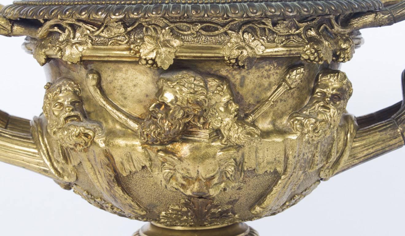 Modèle italien ancien de vase Warwick en bronze doré Grand Tour:: 19ème siècle 5