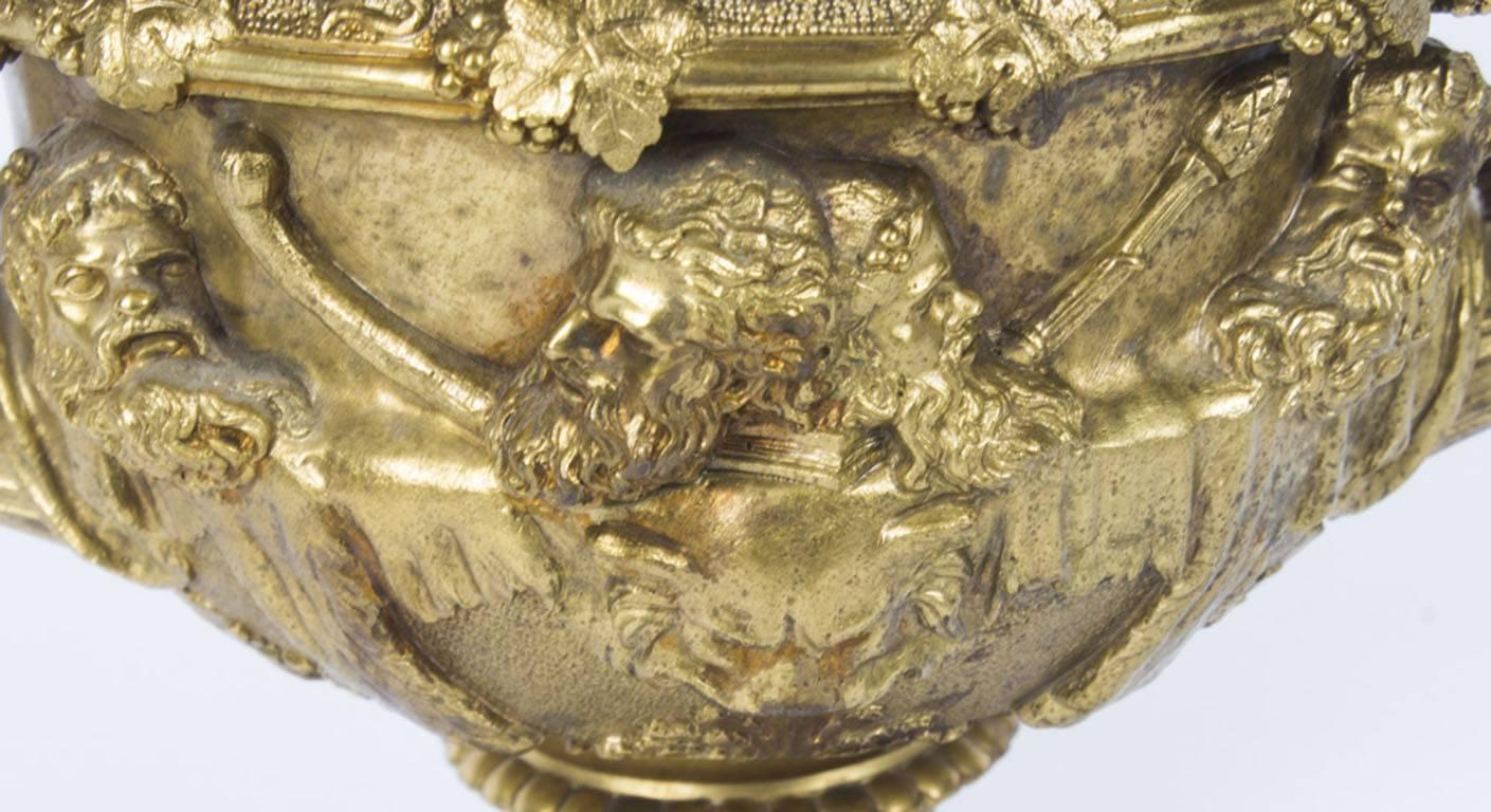 Modèle italien ancien de vase Warwick en bronze doré Grand Tour:: 19ème siècle 6
