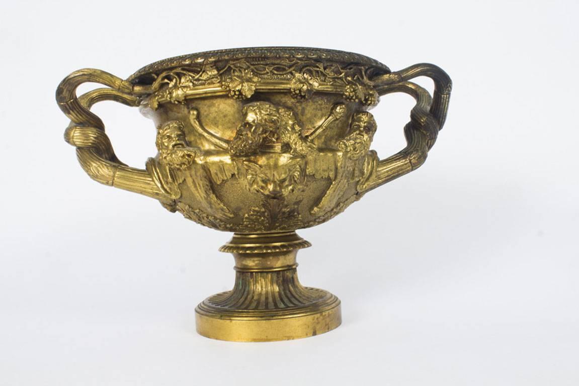 Modèle italien ancien de vase Warwick en bronze doré Grand Tour:: 19ème siècle 7