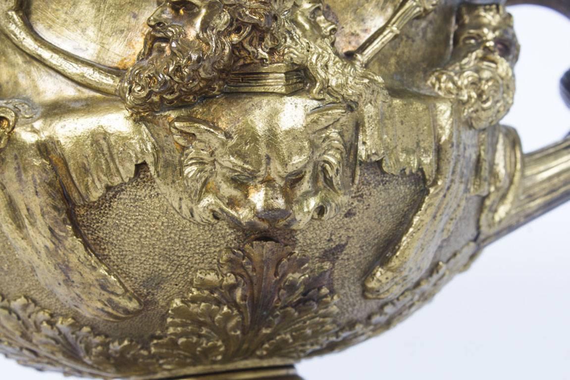 Modèle italien ancien de vase Warwick en bronze doré Grand Tour:: 19ème siècle 9