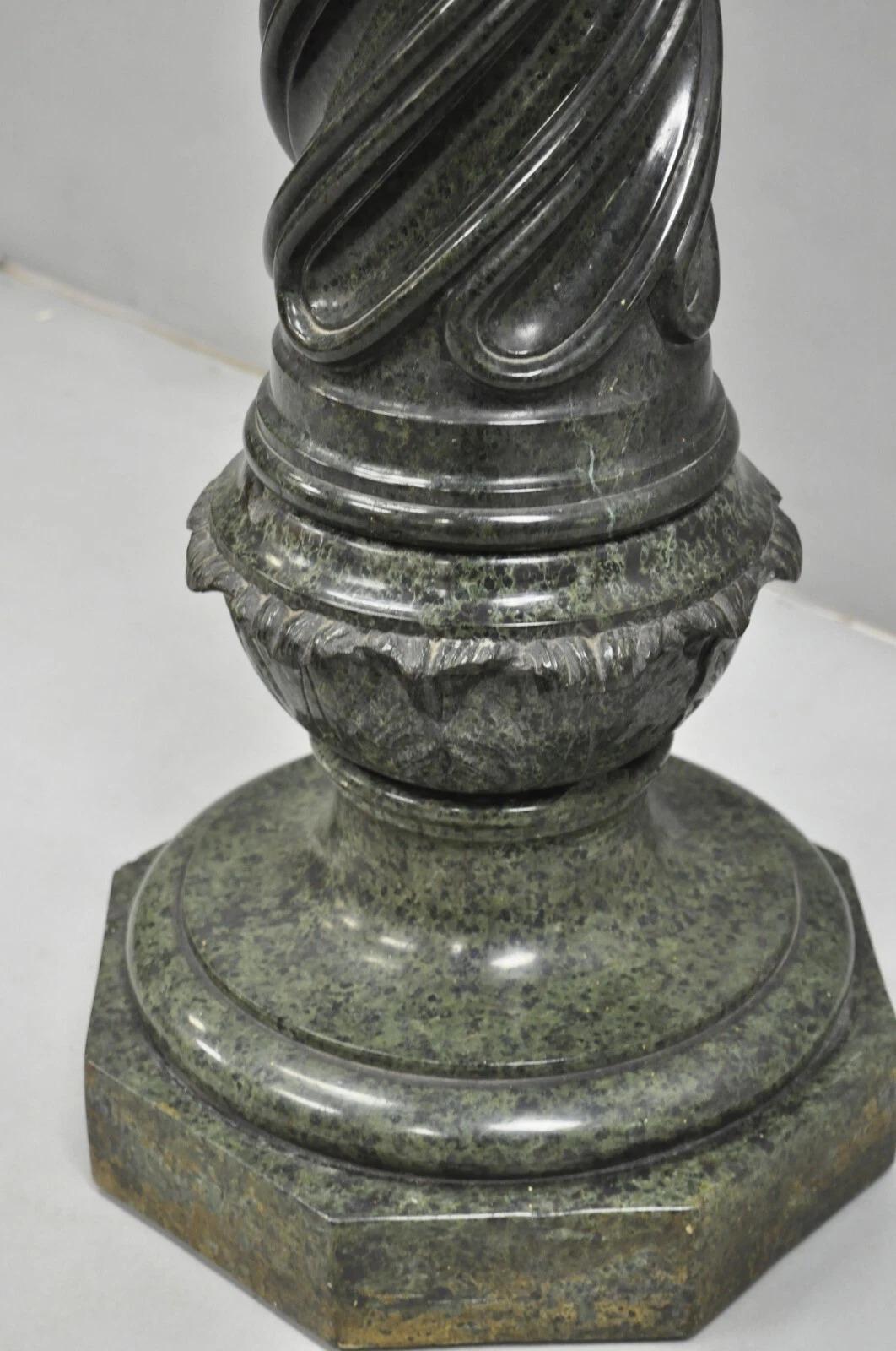 Antico piedistallo a colonna intagliato a spirale in marmo verde impero italiano in vendita 4