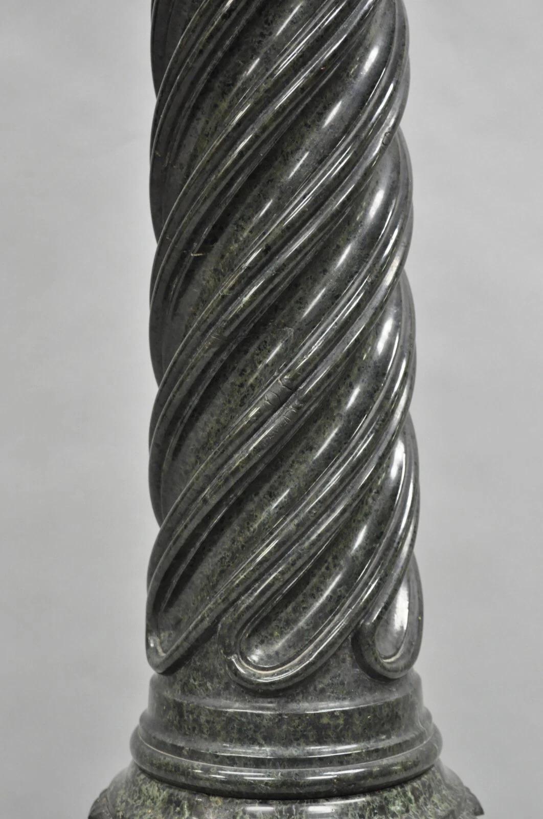 Antico piedistallo a colonna intagliato a spirale in marmo verde impero italiano in vendita 5