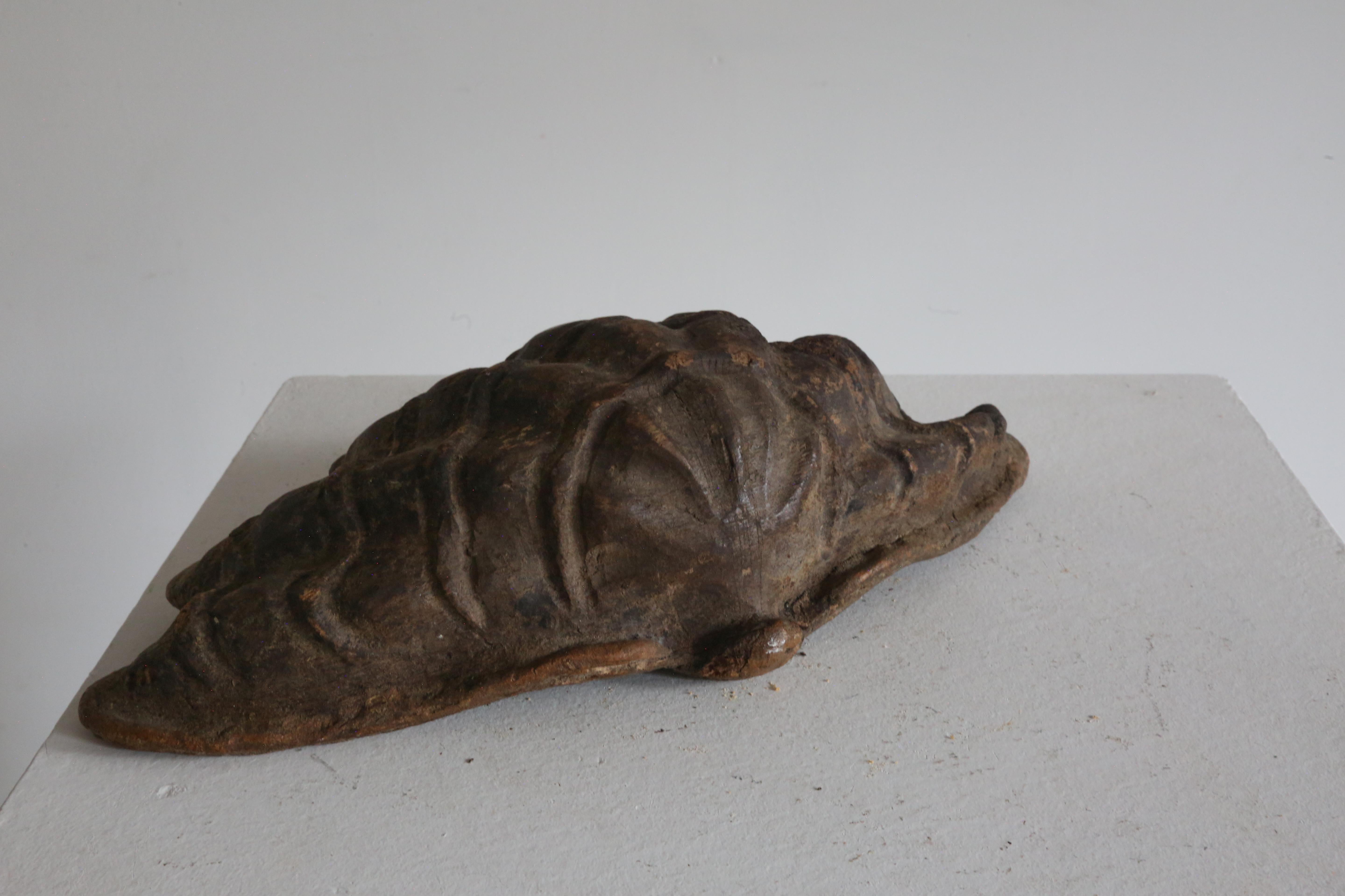 Antique Italian Grotto Carved Shell In Good Condition In London, England