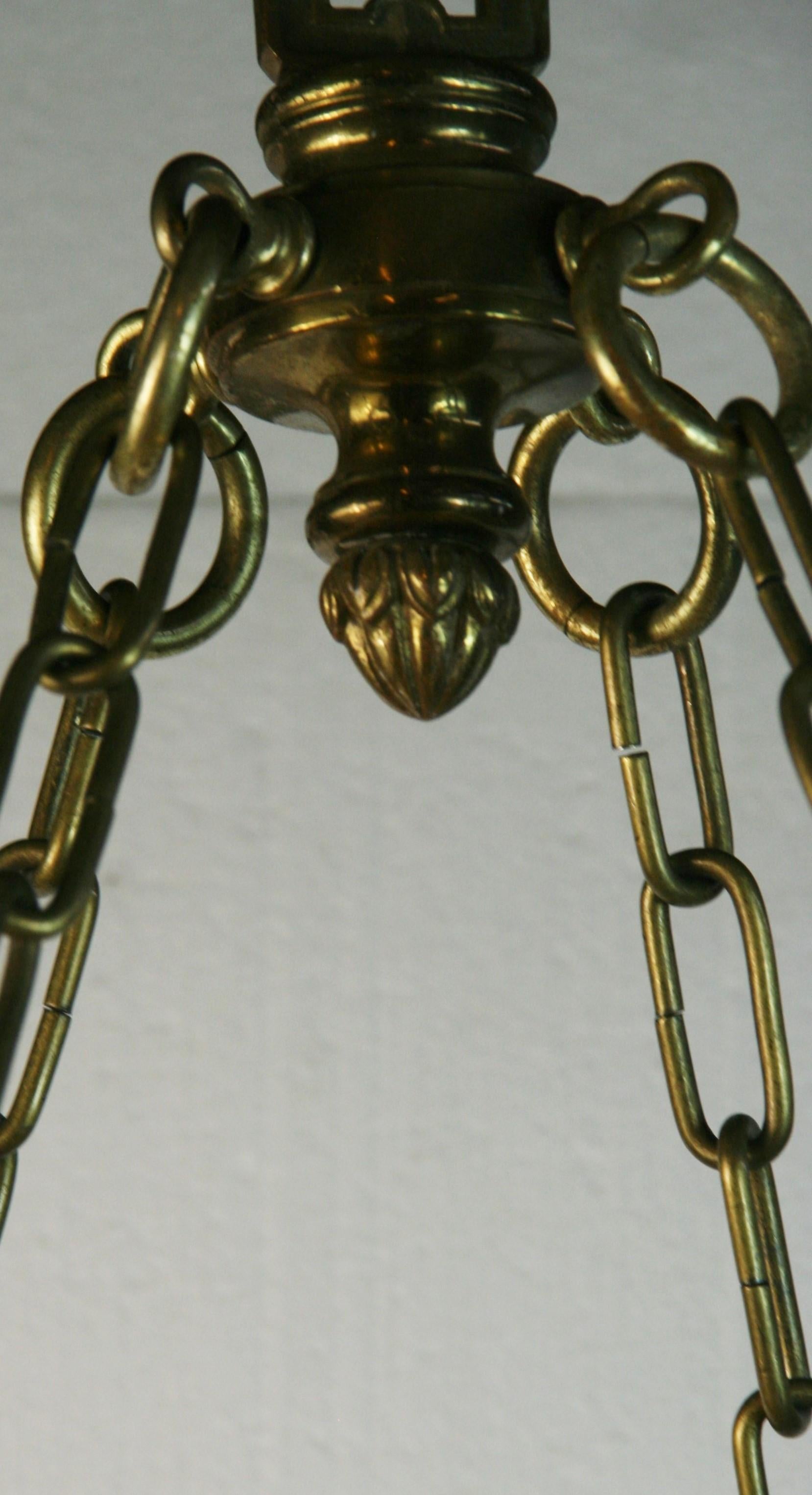 Bronzo Antico lampadario italiano in alabastro e bronzo intagliato a mano in vendita