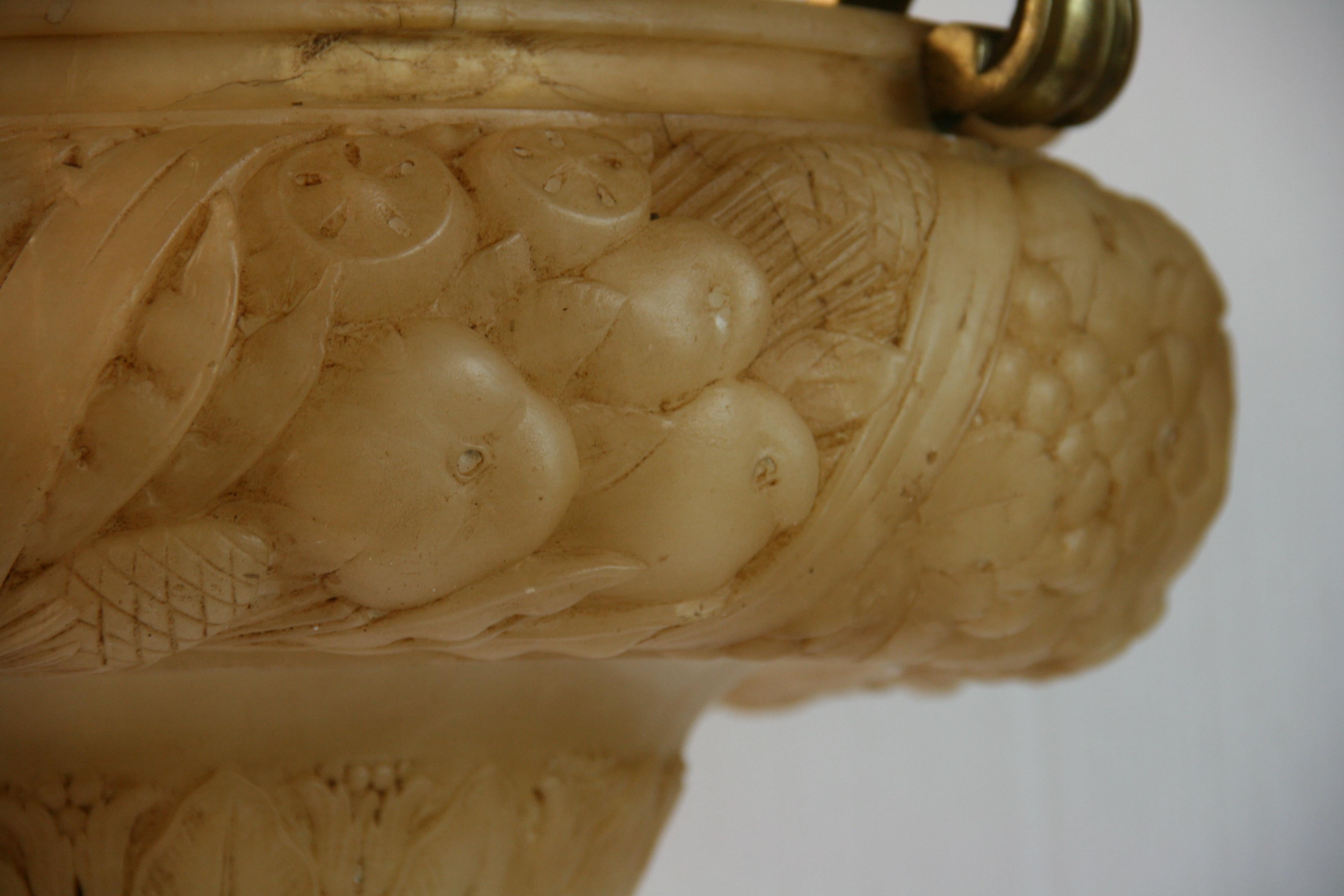 Antico lampadario italiano in alabastro e bronzo intagliato a mano in vendita 4
