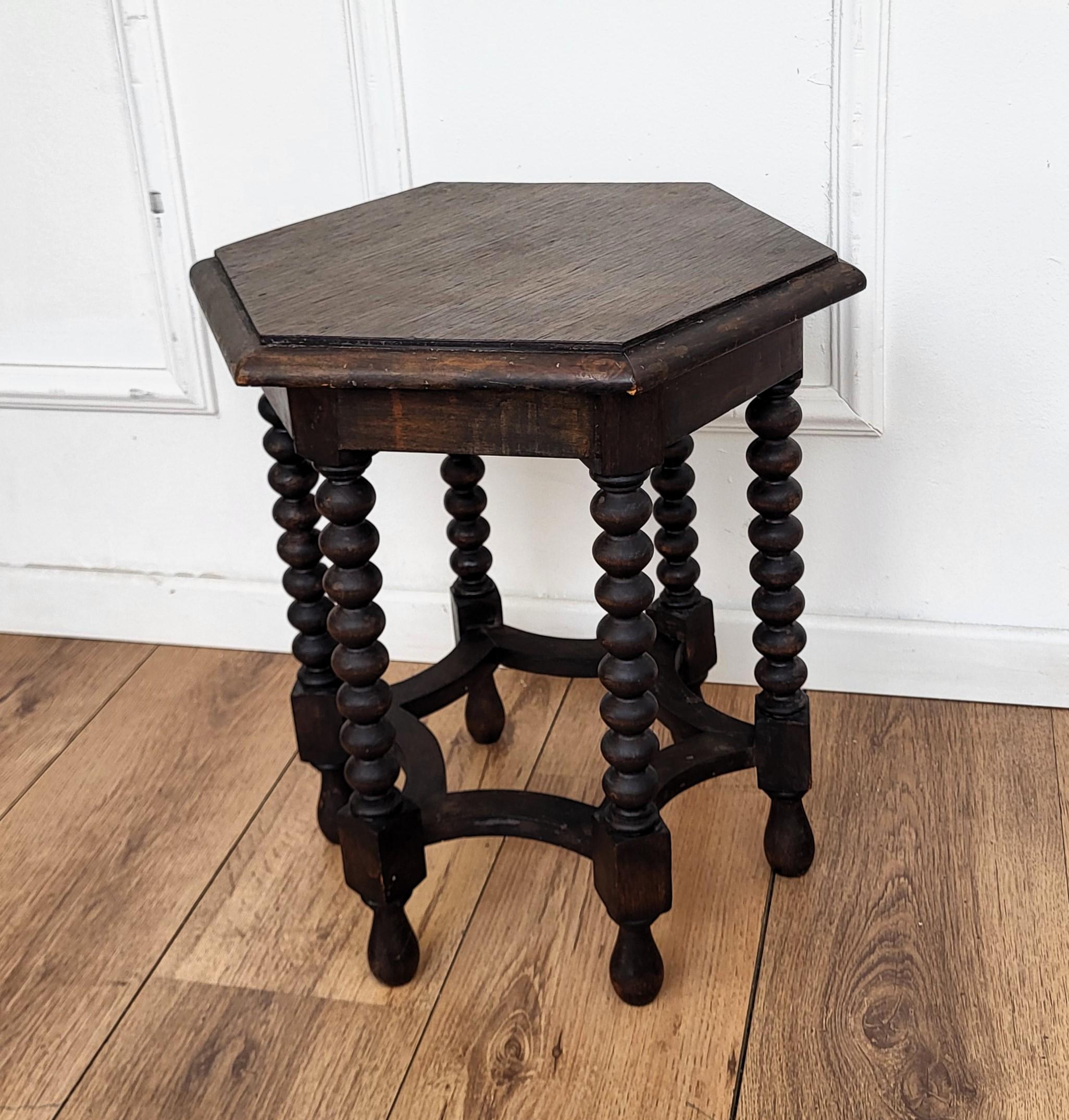 Antique Italian Hexagonal Black Walnut Side Table Stool with Bobbin Turned Legs In Good Condition In Carimate, Como
