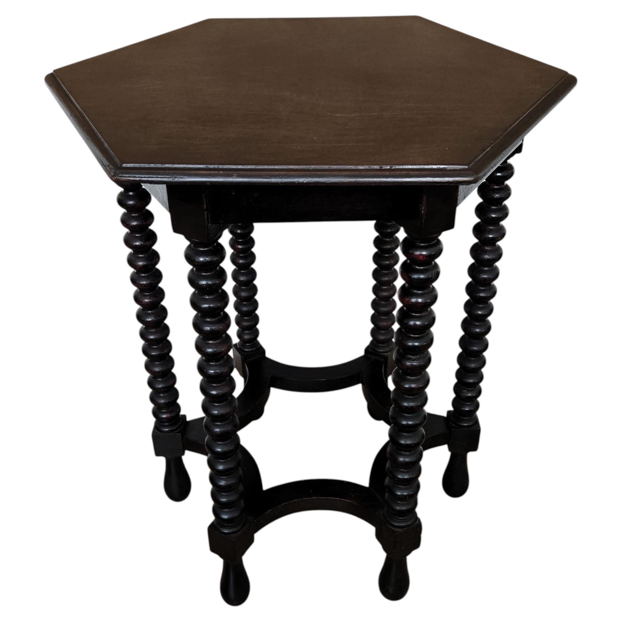 Tabouret d'appoint hexagonal italien ancien en noyer noir avec pieds tournés en forme de bobine