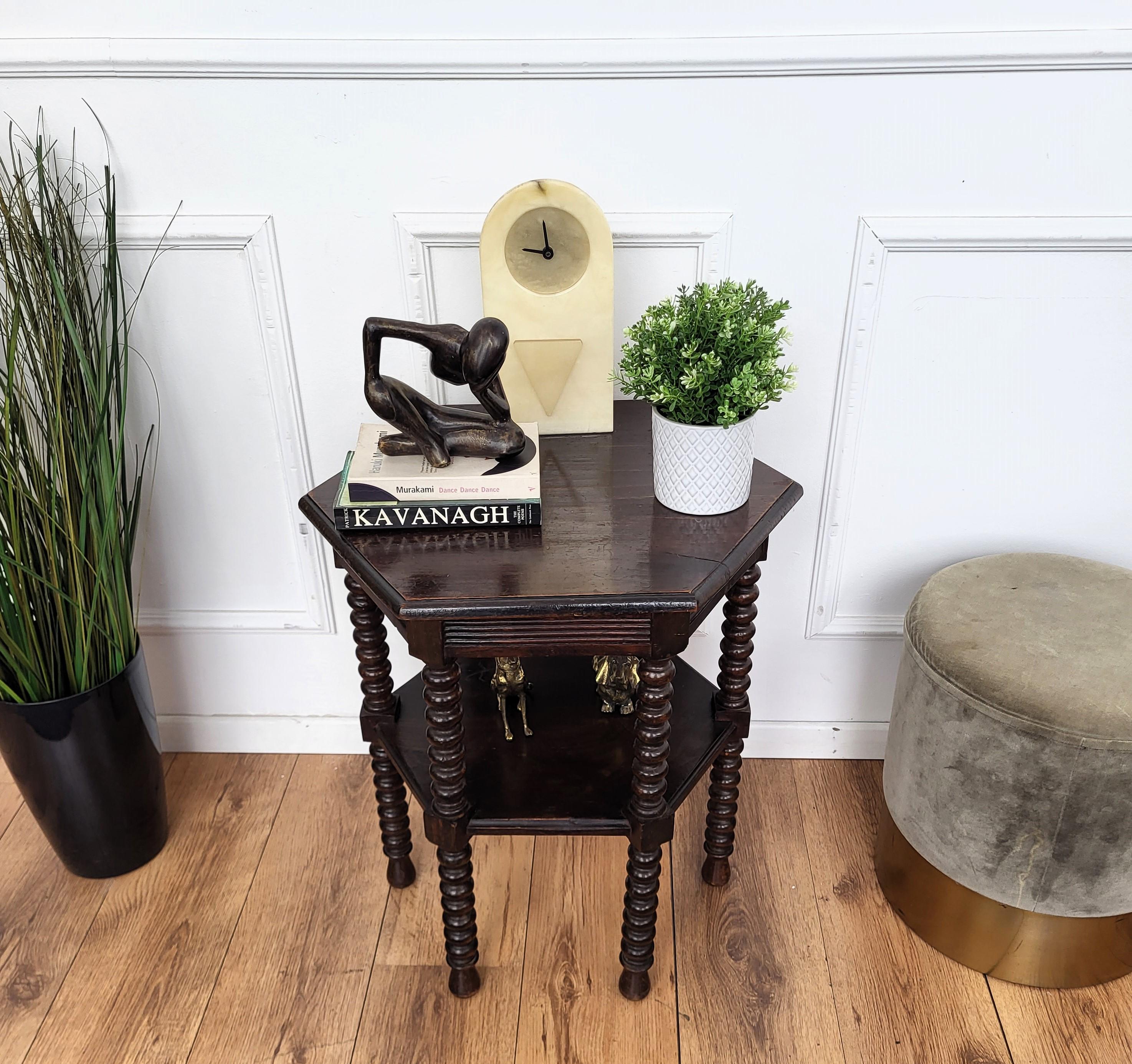 Antique Italian Hexagonal Walnut Side Table or Stool with Bobbin Turned Legs In Good Condition In Carimate, Como
